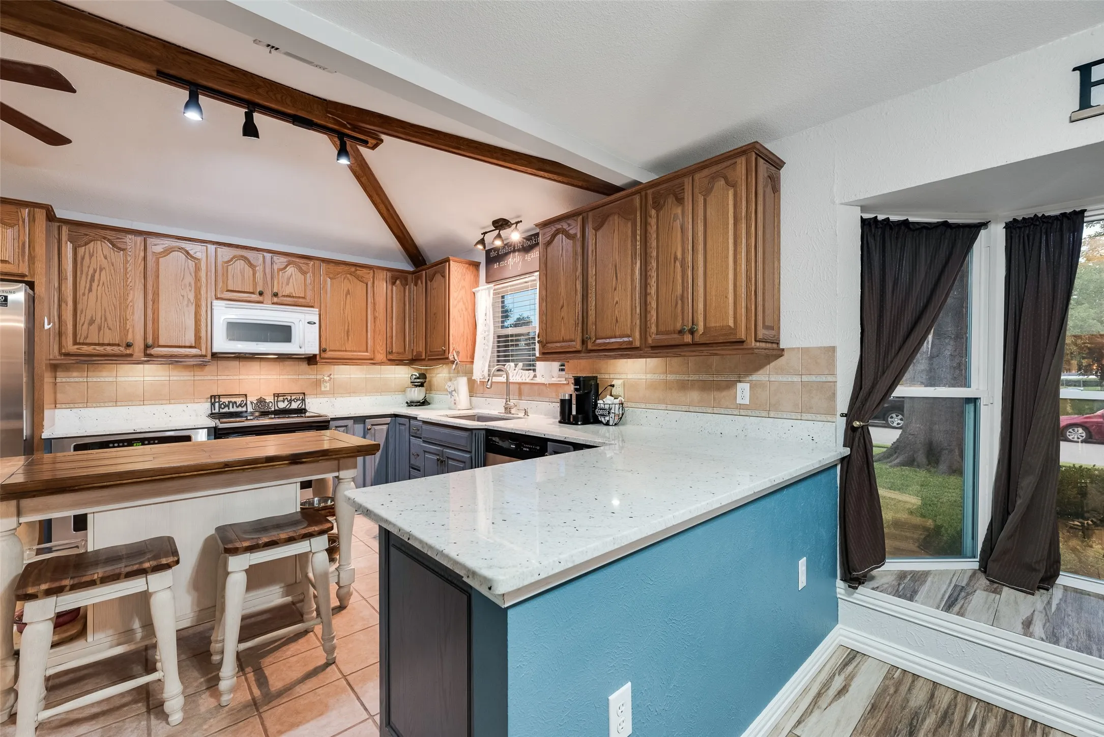 Single Family Residence For Sale in Dallas County , 800 Brownfield Drive, Mesquite, Texas 75150, 3 Bedroom, 2 Bathroom, 2 Garage spaces, 2,214 Sqft, built in 1983, mls#21335587, Real Estate Agent in Mesquite, Homes For Sale in Dallas county, Homes For Sale in Mesquite, Realtor in Mesquite Texas, Real Estate Brokerage Independent Realty Texas, Luminita Cordes Realtor