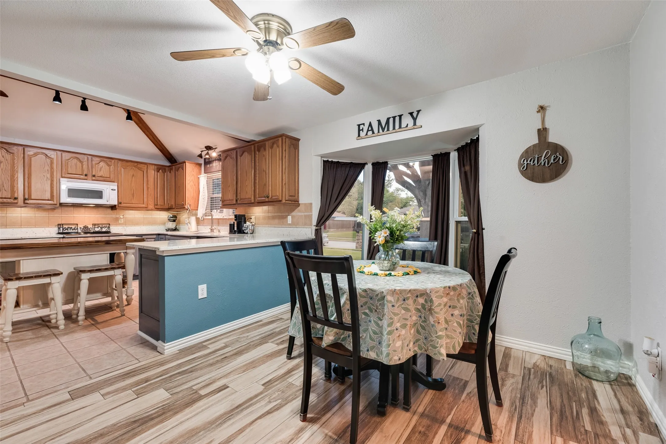 Single Family Residence For Sale in Dallas County , 800 Brownfield Drive, Mesquite, Texas 75150, 3 Bedroom, 2 Bathroom, 2 Garage spaces, 2,214 Sqft, built in 1983, mls#21335587, Real Estate Agent in Mesquite, Homes For Sale in Dallas county, Homes For Sale in Mesquite, Realtor in Mesquite Texas, Real Estate Brokerage Independent Realty Texas, Luminita Cordes Realtor