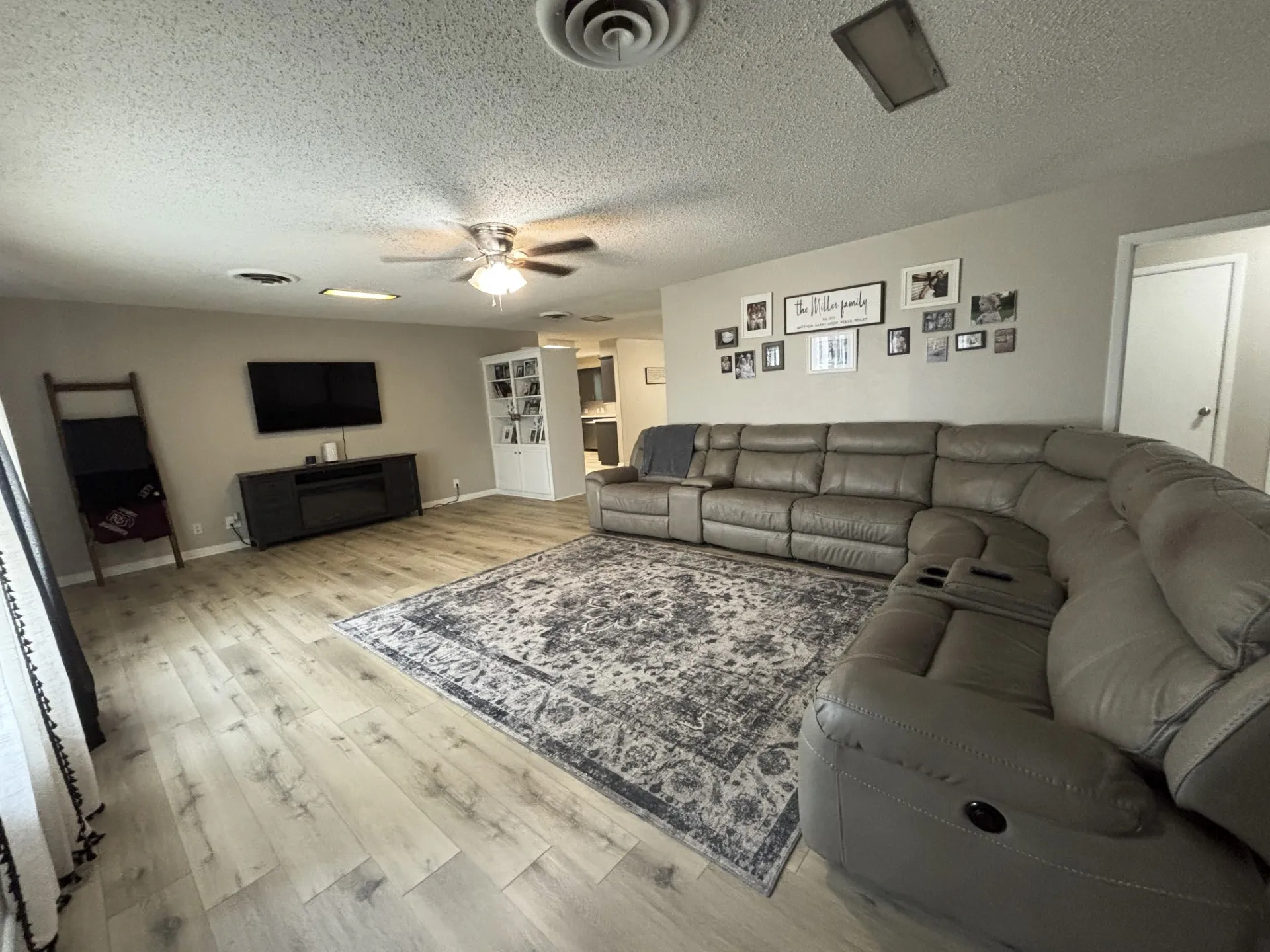 Single Family Residence For Sale in Montague County , 305 Rock Street, Bowie, Texas 76230, 3 Bedroom, 2 Bathroom, 2 Garage spaces, 1,850 Sqft, built in 1950, mls#21338906, Real Estate Agent in Bowie, Homes For Sale in Montague county, Homes For Sale in Bowie, Realtor in Bowie Texas, Real Estate Brokerage Independent Realty Texas, Luminita Cordes Realtor