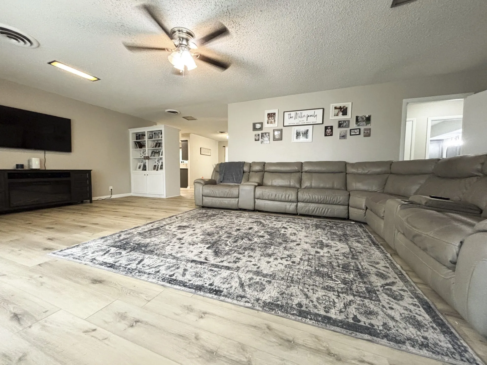 Single Family Residence For Sale in Montague County , 305 Rock Street, Bowie, Texas 76230, 3 Bedroom, 2 Bathroom, 2 Garage spaces, 1,850 Sqft, built in 1950, mls#21338906, Real Estate Agent in Bowie, Homes For Sale in Montague county, Homes For Sale in Bowie, Realtor in Bowie Texas, Real Estate Brokerage Independent Realty Texas, Luminita Cordes Realtor