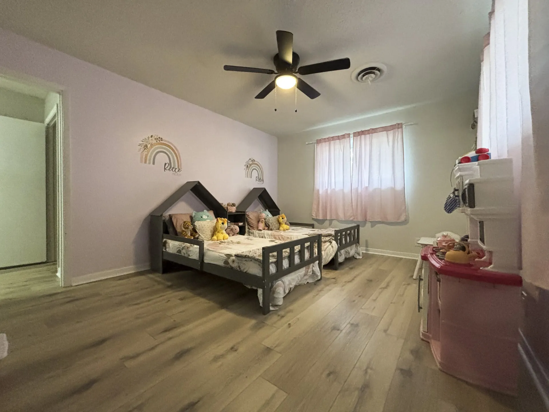 Single Family Residence For Sale in Montague County , 305 Rock Street, Bowie, Texas 76230, 3 Bedroom, 2 Bathroom, 2 Garage spaces, 1,850 Sqft, built in 1950, mls#21338906, Real Estate Agent in Bowie, Homes For Sale in Montague county, Homes For Sale in Bowie, Realtor in Bowie Texas, Real Estate Brokerage Independent Realty Texas, Luminita Cordes Realtor