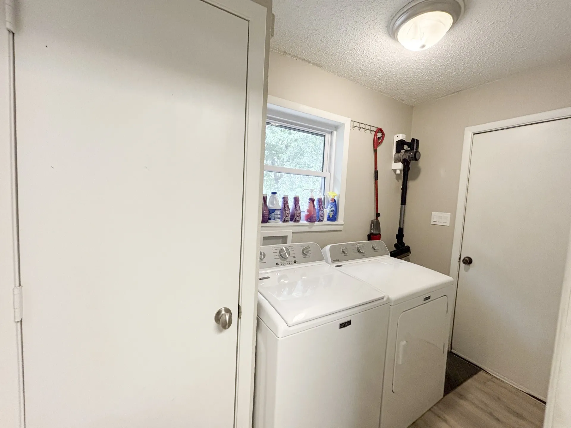 Single Family Residence For Sale in Montague County , 305 Rock Street, Bowie, Texas 76230, 3 Bedroom, 2 Bathroom, 2 Garage spaces, 1,850 Sqft, built in 1950, mls#21338906, Real Estate Agent in Bowie, Homes For Sale in Montague county, Homes For Sale in Bowie, Realtor in Bowie Texas, Real Estate Brokerage Independent Realty Texas, Luminita Cordes Realtor