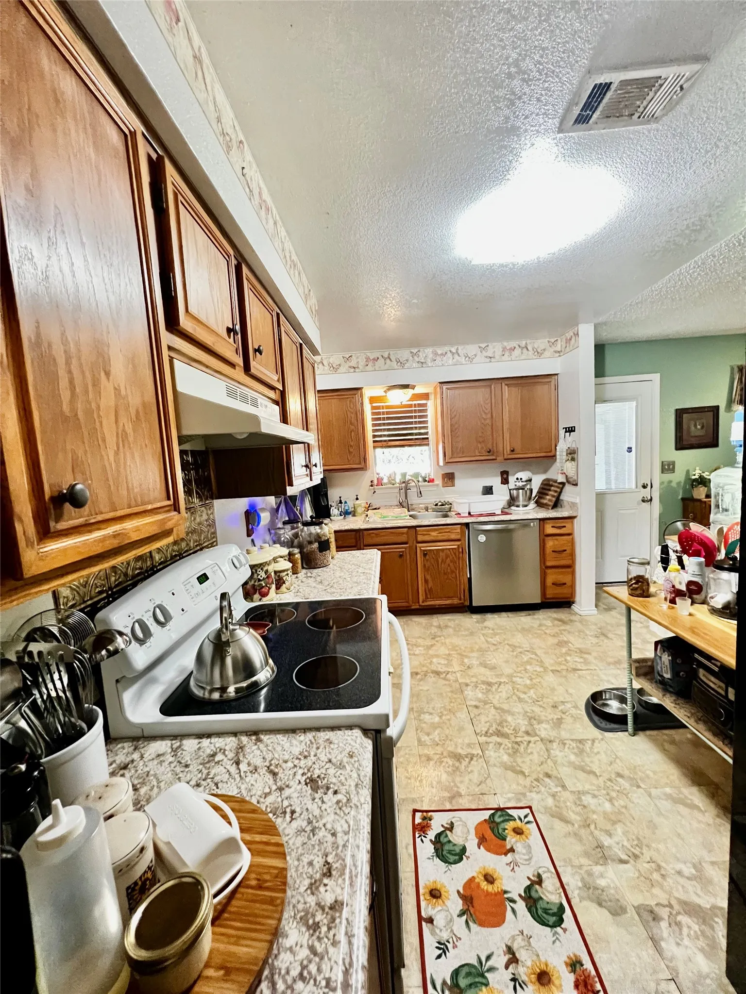 Single Family Residence For Sale in Hill County , 394 Hcr 1143, Blum, Texas 76627, 3 Bedroom, 2 Bathroom, Garage spaces, 1,152 Sqft, built in 1997, mls#21338558, Real Estate Agent in Blum, Homes For Sale in Hill county, Homes For Sale in Blum, Realtor in Blum Texas, Real Estate Brokerage Independent Realty Texas, Luminita Cordes Realtor