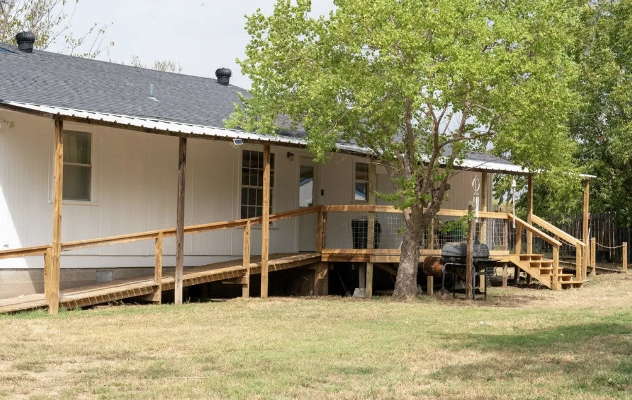 Single Family Residence For Sale in Hill County , 394 Hcr 1143, Blum, Texas 76627, 3 Bedroom, 2 Bathroom, Garage spaces, 1,152 Sqft, built in 1997, mls#21338558, Real Estate Agent in Blum, Homes For Sale in Hill county, Homes For Sale in Blum, Realtor in Blum Texas, Real Estate Brokerage Independent Realty Texas, Luminita Cordes Realtor