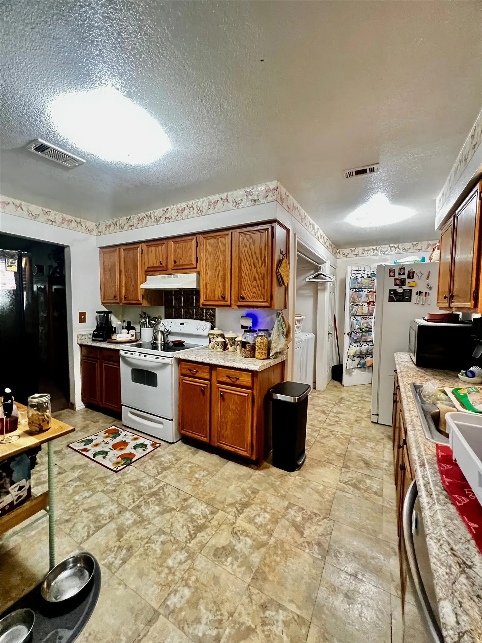 Single Family Residence For Sale in Hill County , 394 Hcr 1143, Blum, Texas 76627, 3 Bedroom, 2 Bathroom, Garage spaces, 1,152 Sqft, built in 1997, mls#21338558, Real Estate Agent in Blum, Homes For Sale in Hill county, Homes For Sale in Blum, Realtor in Blum Texas, Real Estate Brokerage Independent Realty Texas, Luminita Cordes Realtor