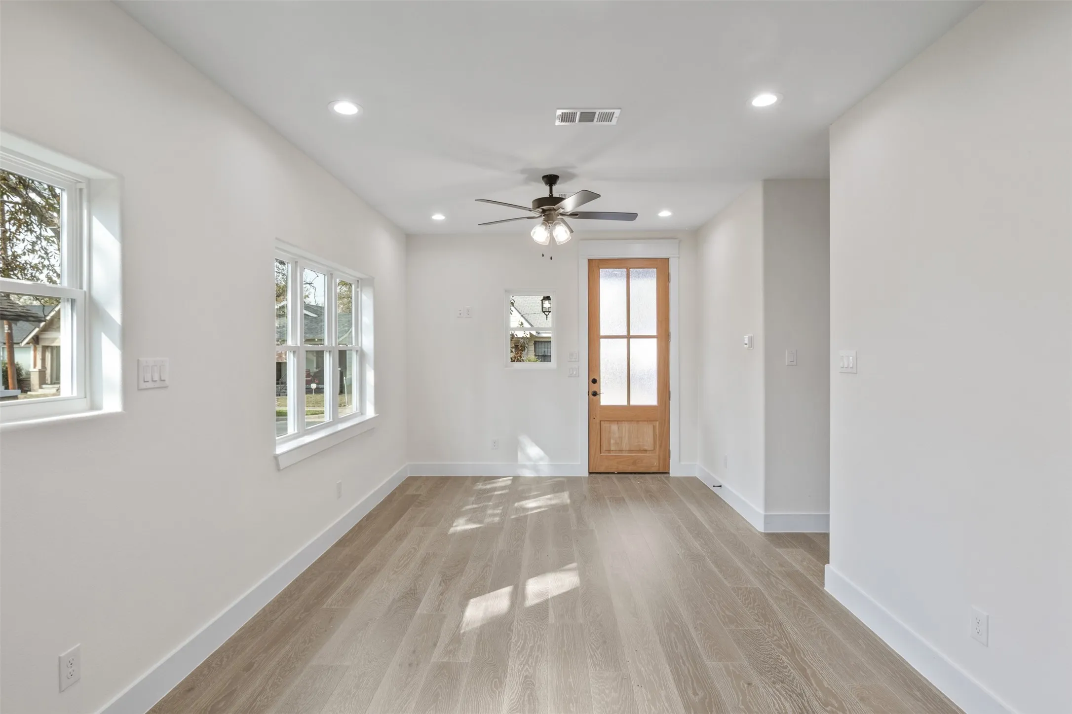 Single Family Residence For Rent in Dallas County , 2626 Burger Avenue, Dallas, Texas 75215, 3 Bedroom, 2 Bathroom, Garage spaces, 1,200 Sqft, built in 2025, mls#21338921, Real Estate Agent in Dallas, Homes For Rent in Dallas county, Homes For Rent in Dallas, Realtor in Dallas Texas, Real Estate Brokerage Independent Realty Texas, Luminita Cordes Realtor