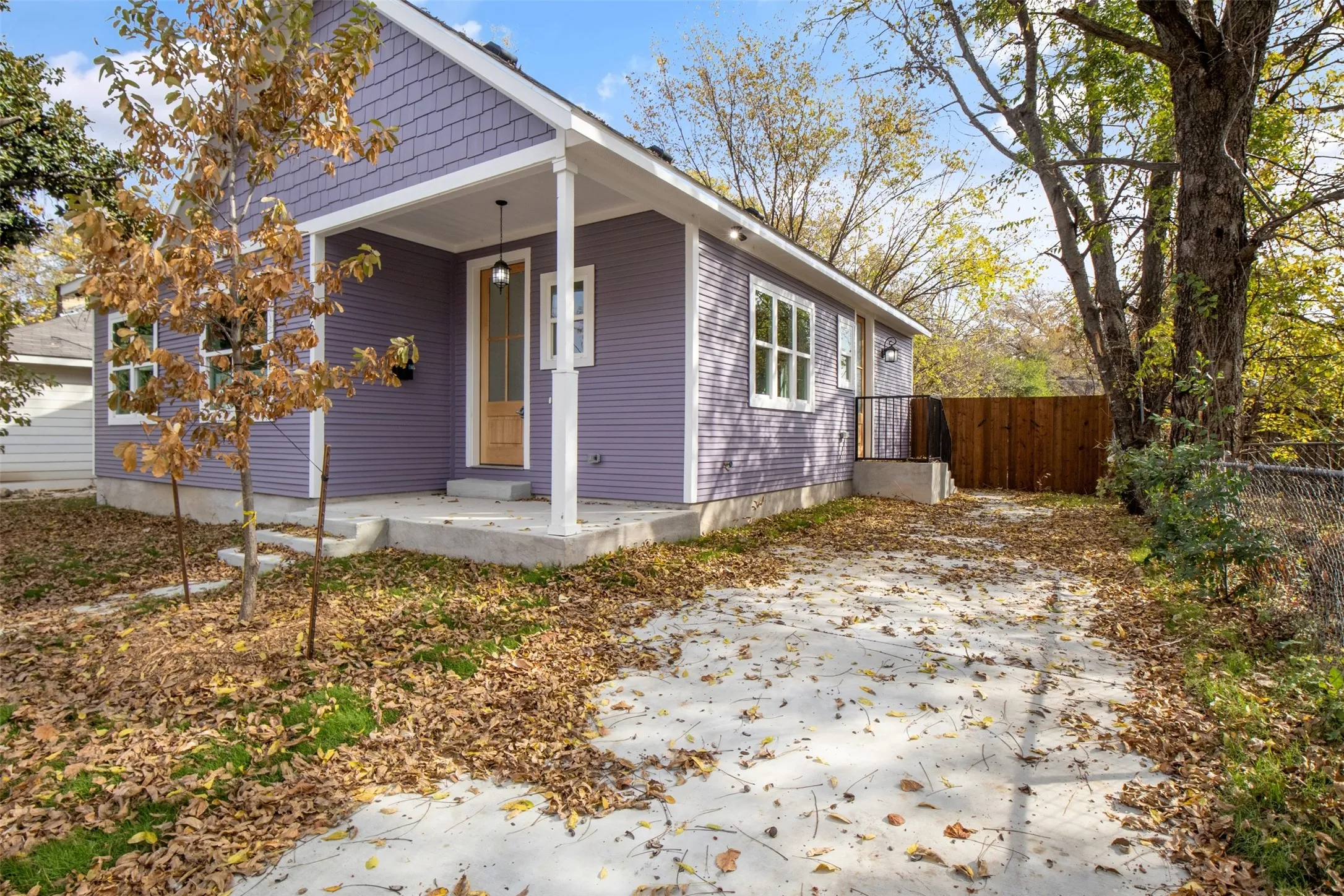 Single Family Residence For Rent in Dallas County , 2626 Burger Avenue, Dallas, Texas 75215, 3 Bedroom, 2 Bathroom, Garage spaces, 1,200 Sqft, built in 2025, mls#21338921, Real Estate Agent in Dallas, Homes For Rent in Dallas county, Homes For Rent in Dallas, Realtor in Dallas Texas, Real Estate Brokerage Independent Realty Texas, Luminita Cordes Realtor