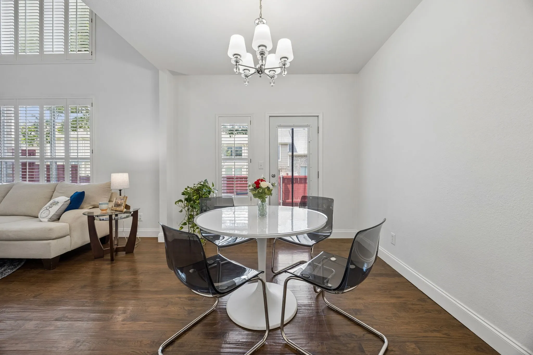 Townhouse For Sale in Collin County , 2905 Percey Lane, Plano, Texas 75025, 2 Bedroom, 2 Bathroom, 2 Garage spaces, 1,448 Sqft, built in 2002, mls#21336963, Real Estate Agent in Plano, Homes For Sale in Collin county, Homes For Sale in Plano, Realtor in Plano Texas, Real Estate Brokerage Independent Realty Texas, Luminita Cordes Realtor