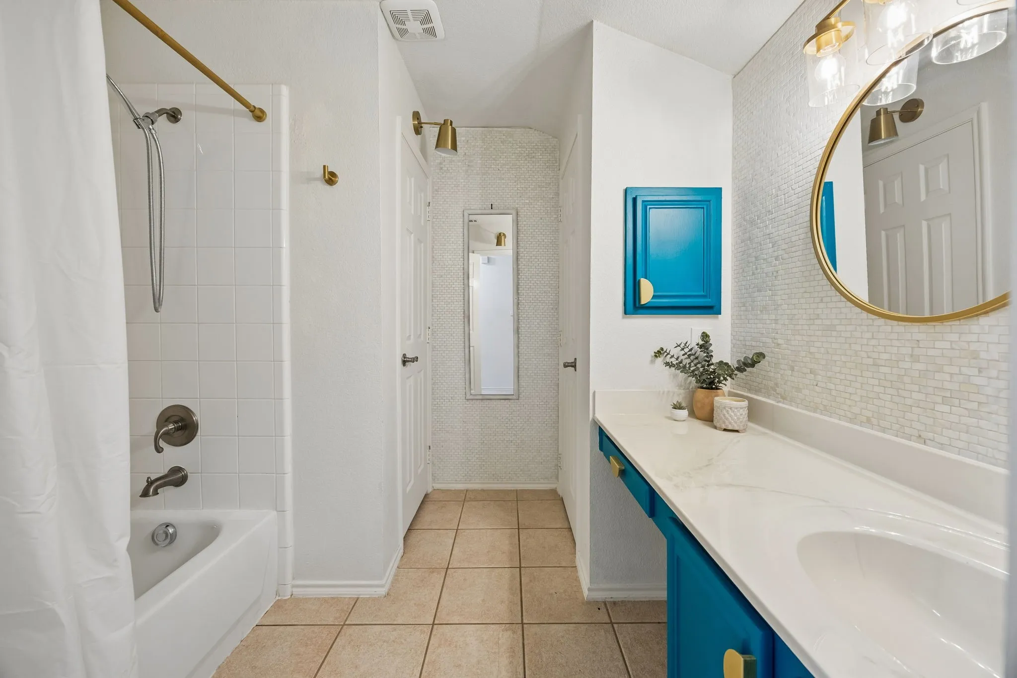 Townhouse For Sale in Collin County , 2905 Percey Lane, Plano, Texas 75025, 2 Bedroom, 2 Bathroom, 2 Garage spaces, 1,448 Sqft, built in 2002, mls#21336963, Real Estate Agent in Plano, Homes For Sale in Collin county, Homes For Sale in Plano, Realtor in Plano Texas, Real Estate Brokerage Independent Realty Texas, Luminita Cordes Realtor