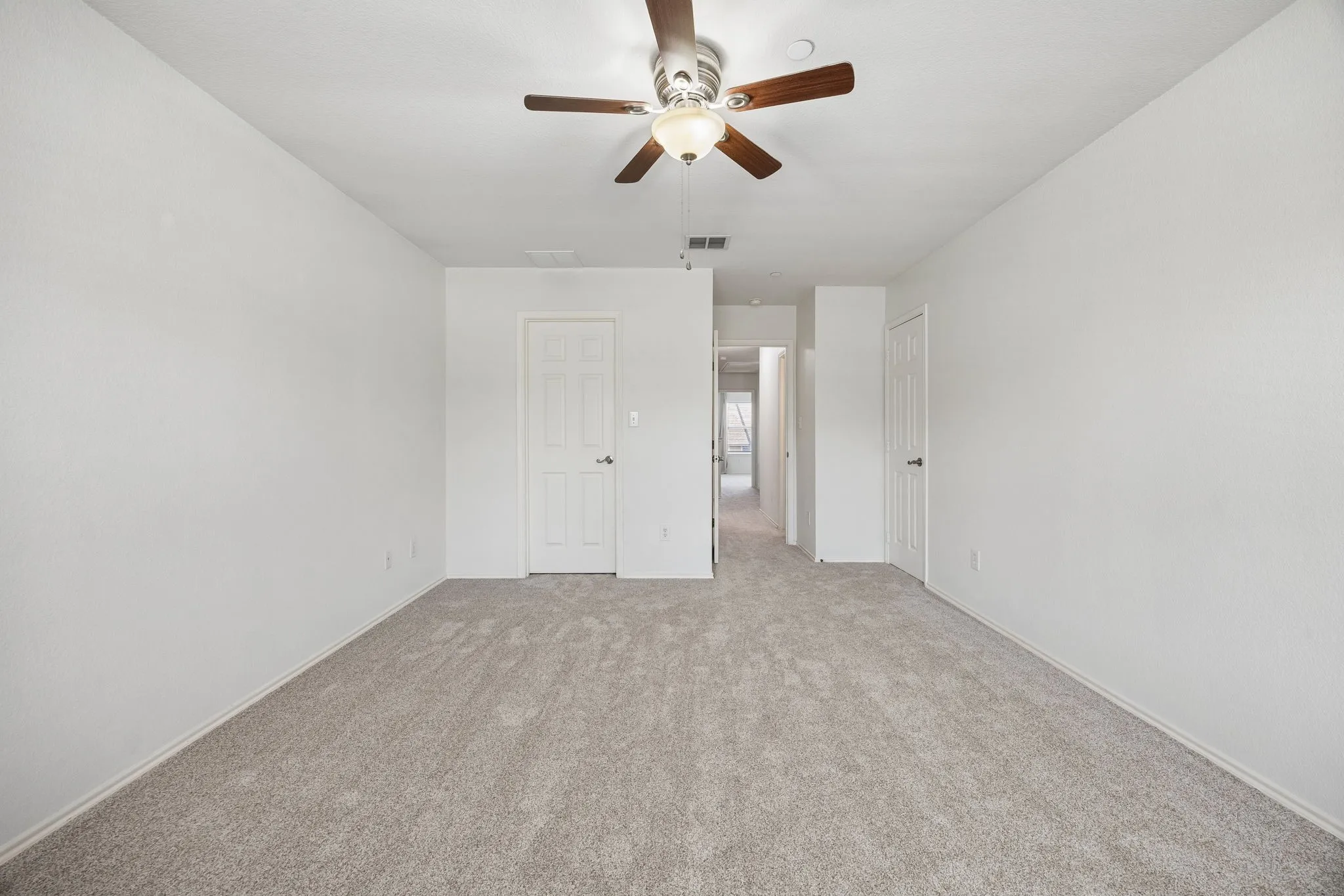 Townhouse For Sale in Collin County , 2905 Percey Lane, Plano, Texas 75025, 2 Bedroom, 2 Bathroom, 2 Garage spaces, 1,448 Sqft, built in 2002, mls#21336963, Real Estate Agent in Plano, Homes For Sale in Collin county, Homes For Sale in Plano, Realtor in Plano Texas, Real Estate Brokerage Independent Realty Texas, Luminita Cordes Realtor