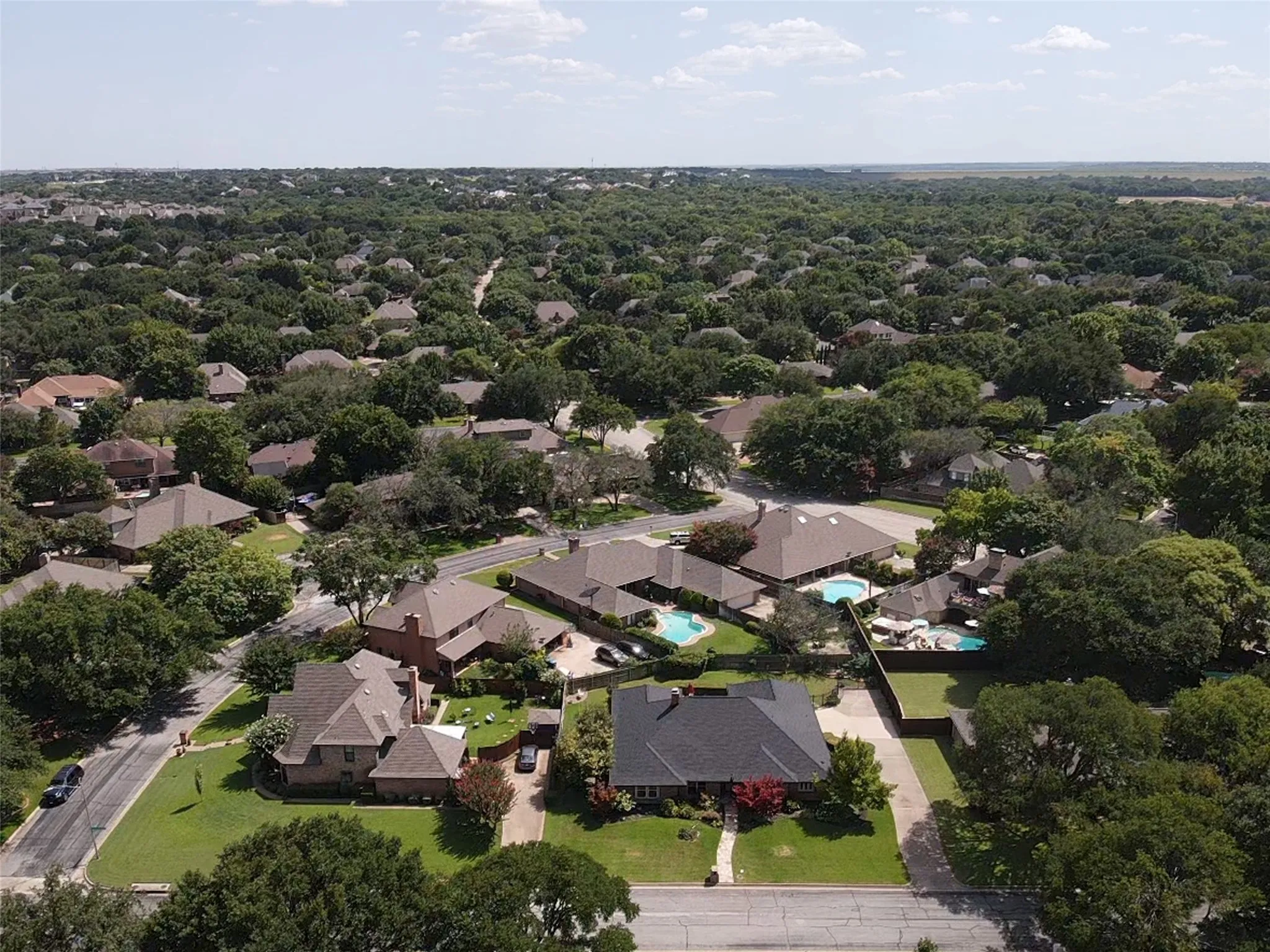 Single Family Residence For Sale in Tarrant County , 6717 River Bend Road, Fort Worth, Texas 76132, 4 Bedroom, 3 Bathroom, 2 Garage spaces, 3,100 Sqft, built in 1980, mls#21337224, Real Estate Agent in Fort Worth, Homes For Sale in Tarrant county, Homes For Sale in Fort Worth, Realtor in Fort Worth Texas, Real Estate Brokerage Independent Realty Texas, Luminita Cordes Realtor