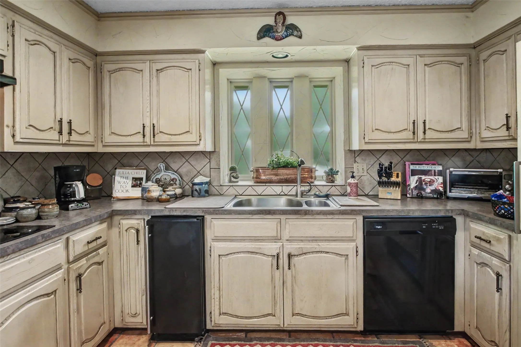 Single Family Residence For Sale in Tarrant County , 6717 River Bend Road, Fort Worth, Texas 76132, 4 Bedroom, 3 Bathroom, 2 Garage spaces, 3,100 Sqft, built in 1980, mls#21337224, Real Estate Agent in Fort Worth, Homes For Sale in Tarrant county, Homes For Sale in Fort Worth, Realtor in Fort Worth Texas, Real Estate Brokerage Independent Realty Texas, Luminita Cordes Realtor