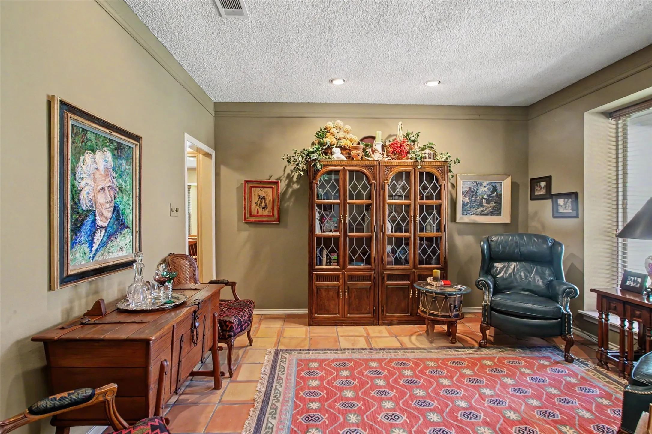 Single Family Residence For Sale in Tarrant County , 6717 River Bend Road, Fort Worth, Texas 76132, 4 Bedroom, 3 Bathroom, 2 Garage spaces, 3,100 Sqft, built in 1980, mls#21337224, Real Estate Agent in Fort Worth, Homes For Sale in Tarrant county, Homes For Sale in Fort Worth, Realtor in Fort Worth Texas, Real Estate Brokerage Independent Realty Texas, Luminita Cordes Realtor