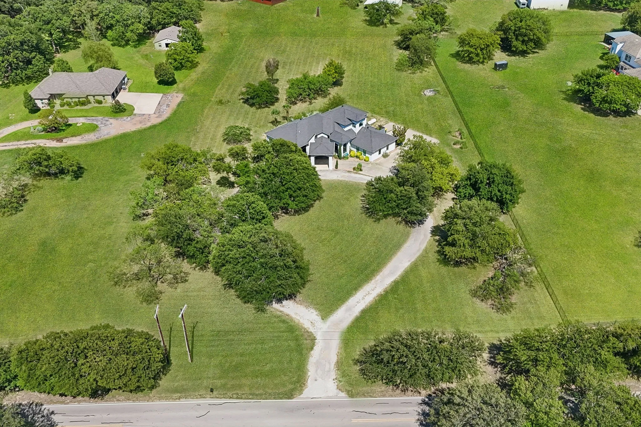 Single Family Residence For Sale in Tarrant County , 4024 Silver Creek Road, Fort Worth, Texas 76108, 4 Bedroom, 3 Bathroom, 2 Garage spaces, 3,056 Sqft, built in 1996, mls#21338547, Real Estate Agent in Fort Worth, Homes For Sale in Tarrant county, Homes For Sale in Fort Worth, Realtor in Fort Worth Texas, Real Estate Brokerage Independent Realty Texas, Luminita Cordes Realtor