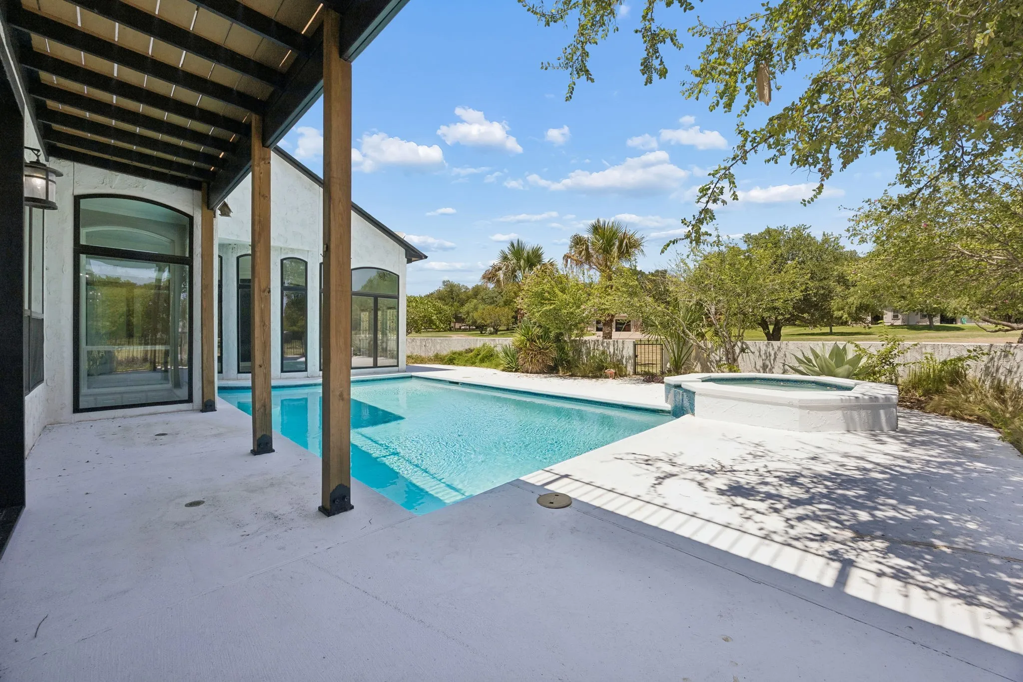 Single Family Residence For Sale in Tarrant County , 4024 Silver Creek Road, Fort Worth, Texas 76108, 4 Bedroom, 3 Bathroom, 2 Garage spaces, 3,056 Sqft, built in 1996, mls#21338547, Real Estate Agent in Fort Worth, Homes For Sale in Tarrant county, Homes For Sale in Fort Worth, Realtor in Fort Worth Texas, Real Estate Brokerage Independent Realty Texas, Luminita Cordes Realtor