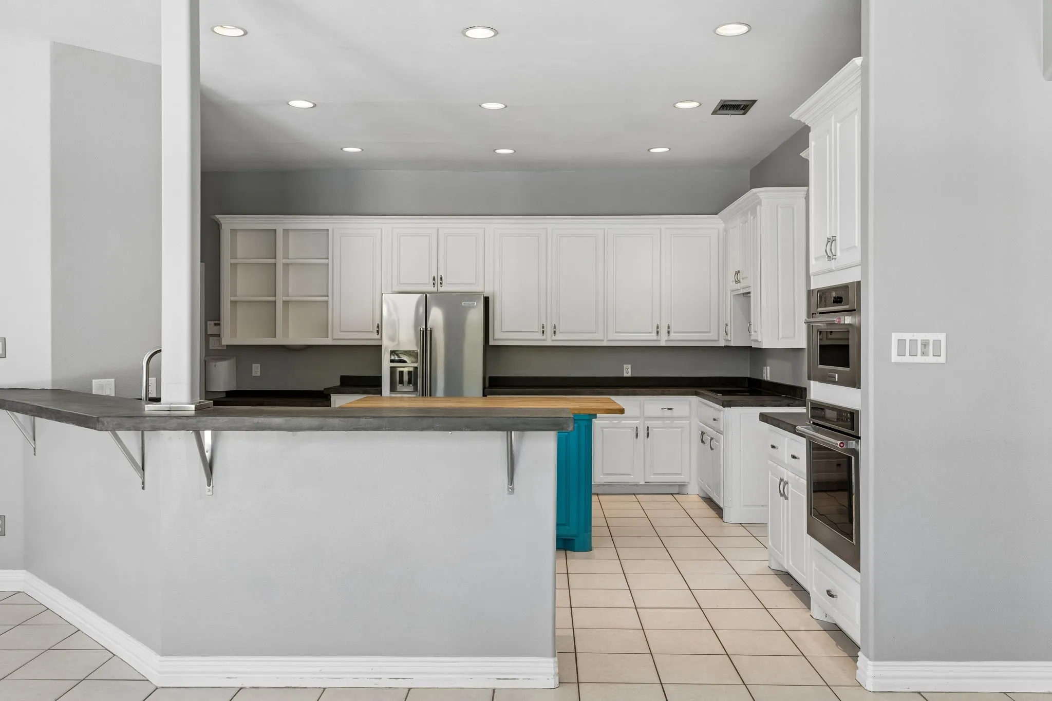 Single Family Residence For Sale in Tarrant County , 4024 Silver Creek Road, Fort Worth, Texas 76108, 4 Bedroom, 3 Bathroom, 2 Garage spaces, 3,056 Sqft, built in 1996, mls#21338547, Real Estate Agent in Fort Worth, Homes For Sale in Tarrant county, Homes For Sale in Fort Worth, Realtor in Fort Worth Texas, Real Estate Brokerage Independent Realty Texas, Luminita Cordes Realtor