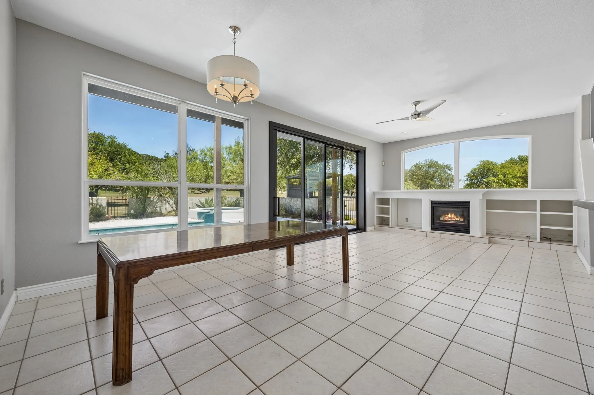 Single Family Residence For Sale in Tarrant County , 4024 Silver Creek Road, Fort Worth, Texas 76108, 4 Bedroom, 3 Bathroom, 2 Garage spaces, 3,056 Sqft, built in 1996, mls#21338547, Real Estate Agent in Fort Worth, Homes For Sale in Tarrant county, Homes For Sale in Fort Worth, Realtor in Fort Worth Texas, Real Estate Brokerage Independent Realty Texas, Luminita Cordes Realtor