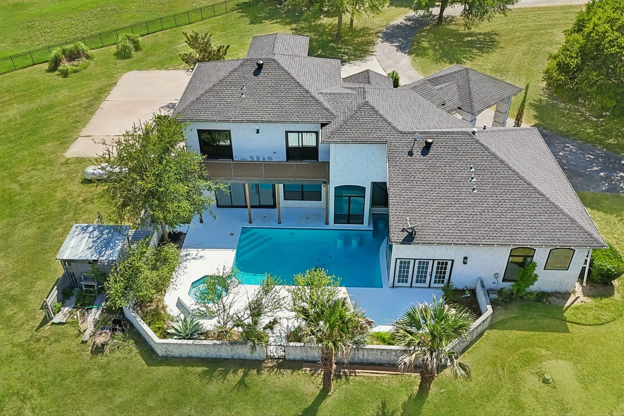 Single Family Residence For Sale in Tarrant County , 4024 Silver Creek Road, Fort Worth, Texas 76108, 4 Bedroom, 3 Bathroom, 2 Garage spaces, 3,056 Sqft, built in 1996, mls#21338547, Real Estate Agent in Fort Worth, Homes For Sale in Tarrant county, Homes For Sale in Fort Worth, Realtor in Fort Worth Texas, Real Estate Brokerage Independent Realty Texas, Luminita Cordes Realtor