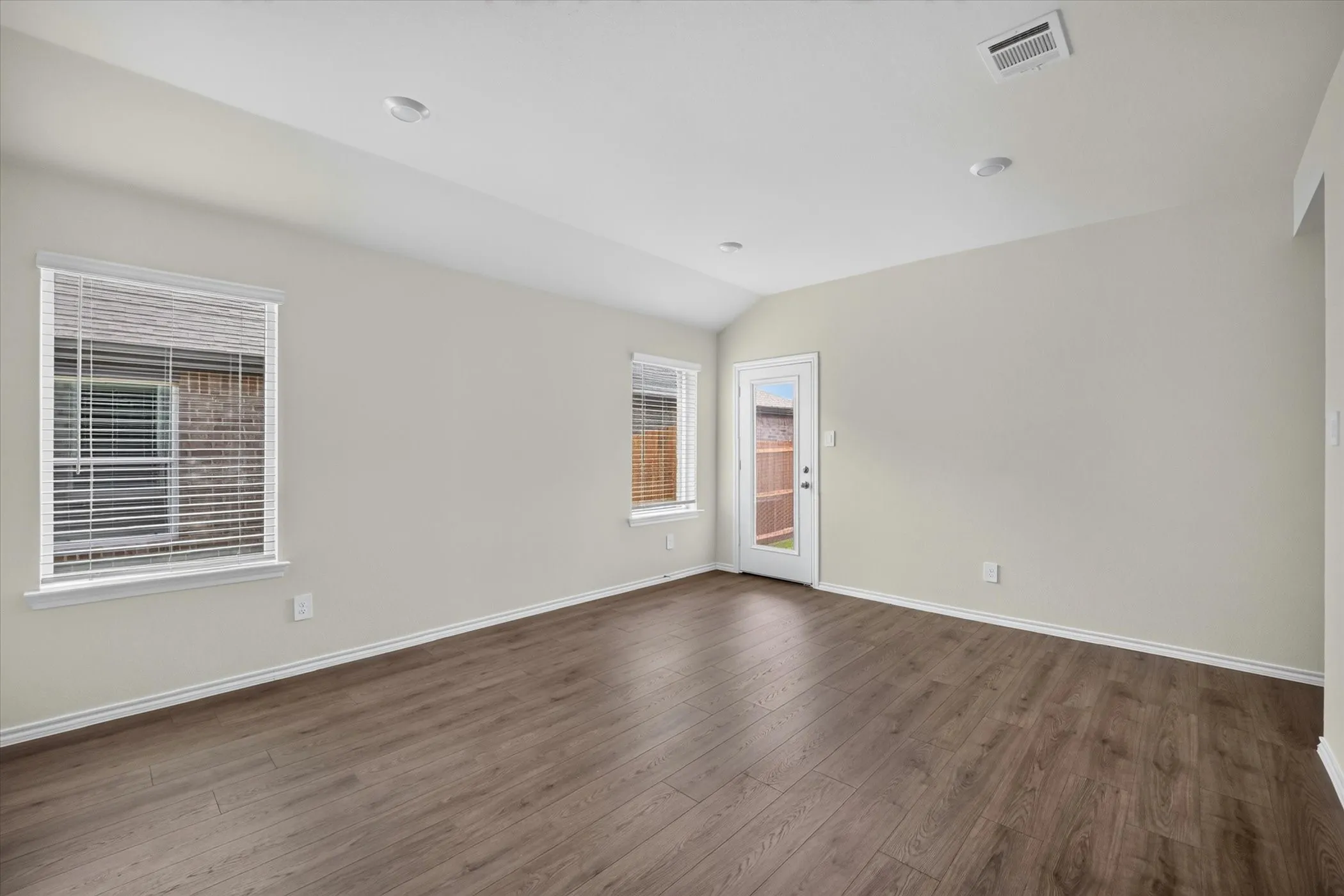 Single Family Residence For Rent in Grayson County , 3330 Catamount Drive, Sherman, Texas 75090, 3 Bedroom, 2 Bathroom, 2 Garage spaces, 1,332 Sqft, built in 2026, mls#21338942, Real Estate Agent in Sherman, Homes For Rent in Grayson county, Homes For Rent in Sherman, Realtor in Sherman Texas, Real Estate Brokerage Independent Realty Texas, Luminita Cordes Realtor
