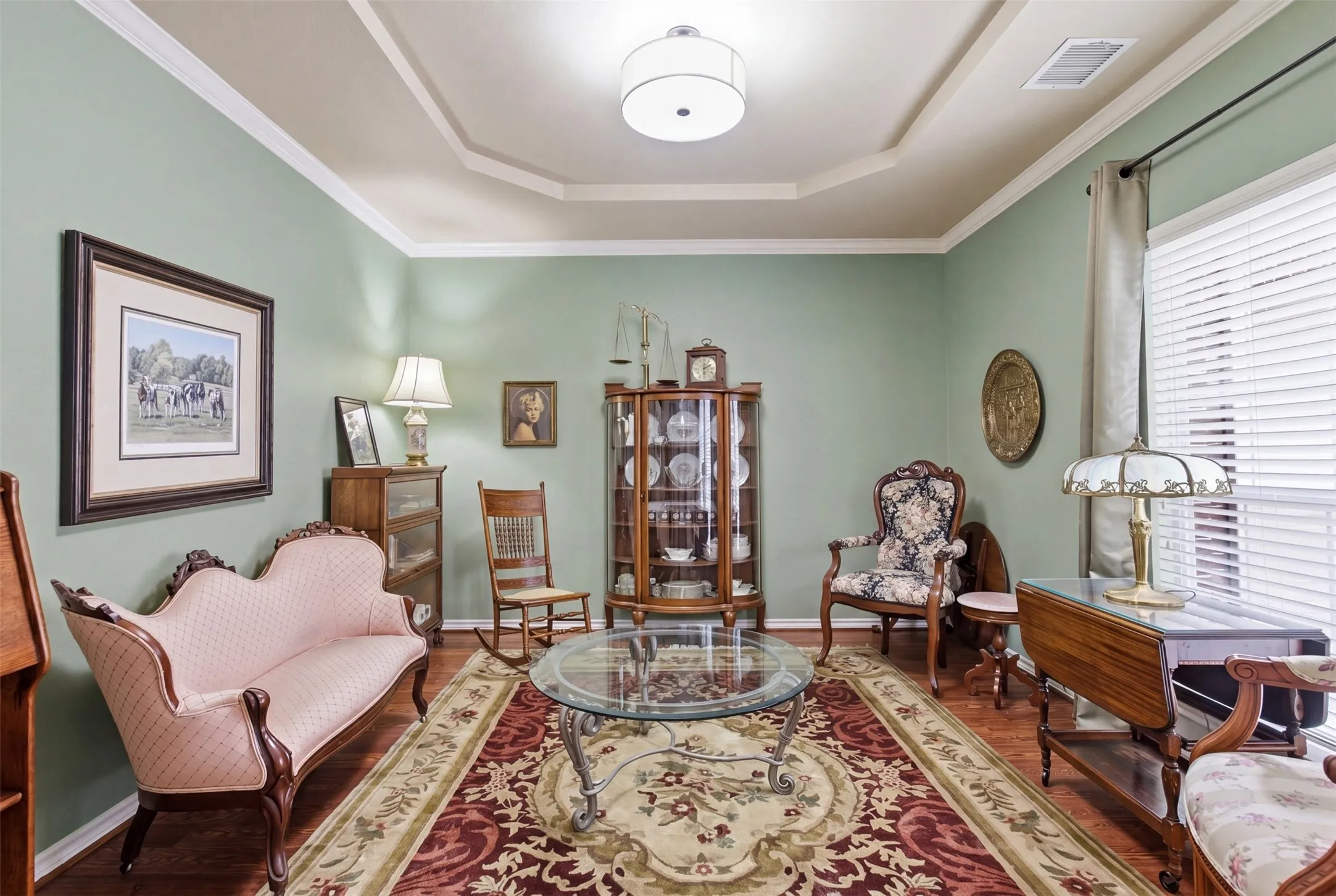 A space for tea or home office