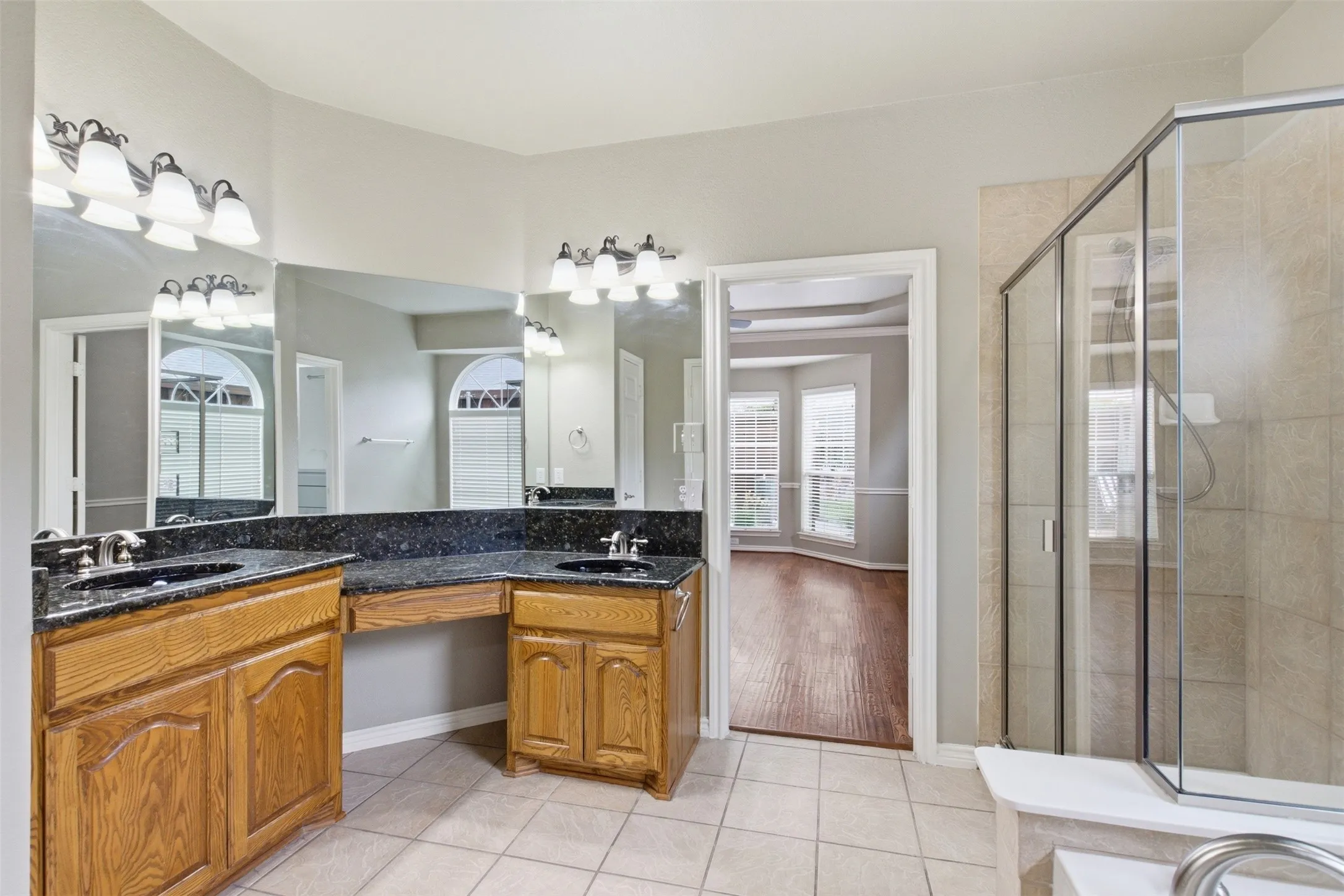 Single Family Residence For Sale in Dallas County , 2305 Trickling Creek Drive, Garland, Texas 75041, 5 Bedroom, 4 Bathroom, 2 Garage spaces, 3,588 Sqft, built in 2009, mls#21338950, Real Estate Agent in Garland, Homes For Sale in Dallas county, Homes For Sale in Garland, Realtor in Garland Texas, Real Estate Brokerage Independent Realty Texas, Luminita Cordes Realtor