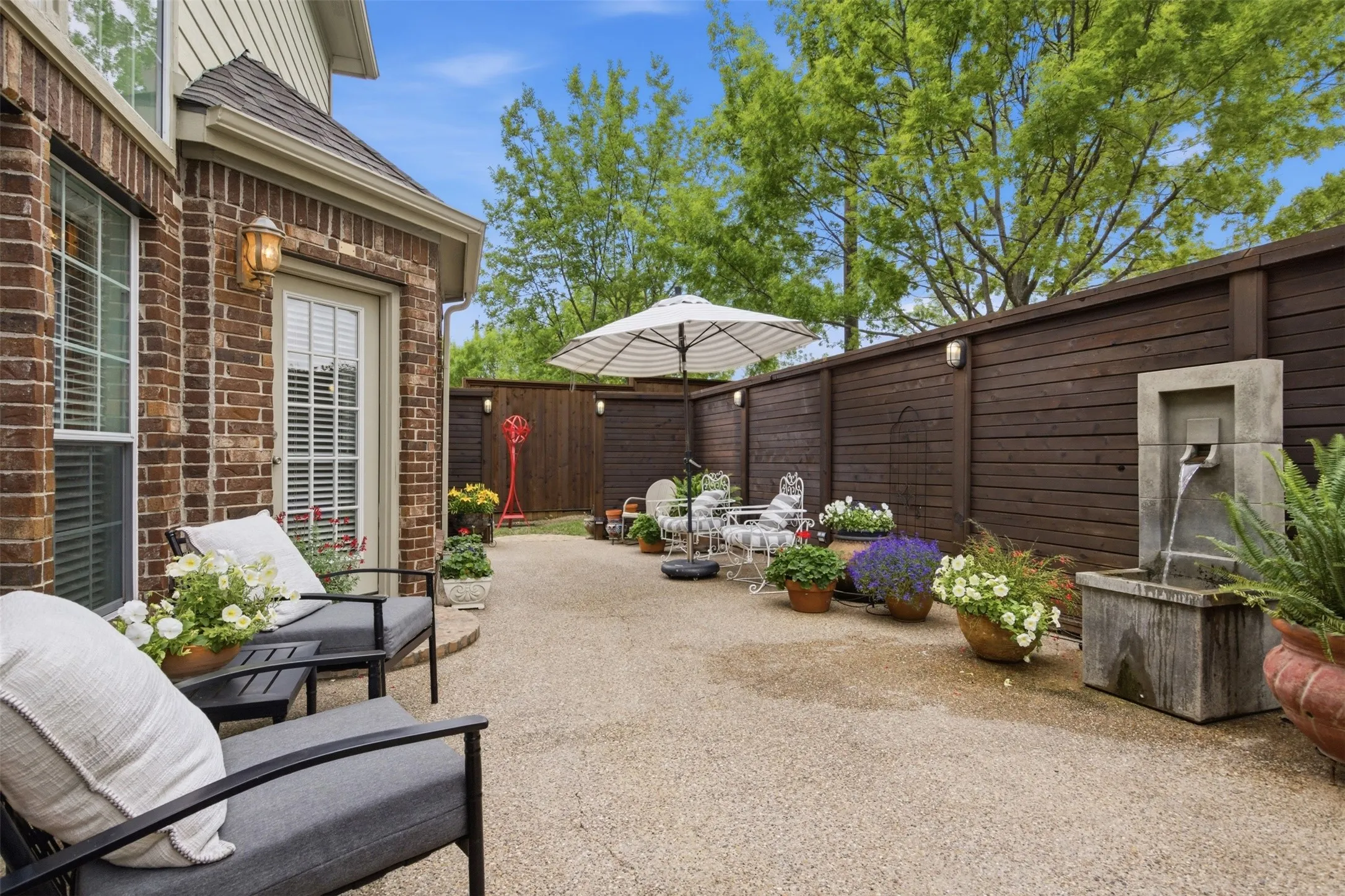 Single Family Residence For Sale in Dallas County , 2305 Trickling Creek Drive, Garland, Texas 75041, 5 Bedroom, 4 Bathroom, 2 Garage spaces, 3,588 Sqft, built in 2009, mls#21338950, Real Estate Agent in Garland, Homes For Sale in Dallas county, Homes For Sale in Garland, Realtor in Garland Texas, Real Estate Brokerage Independent Realty Texas, Luminita Cordes Realtor