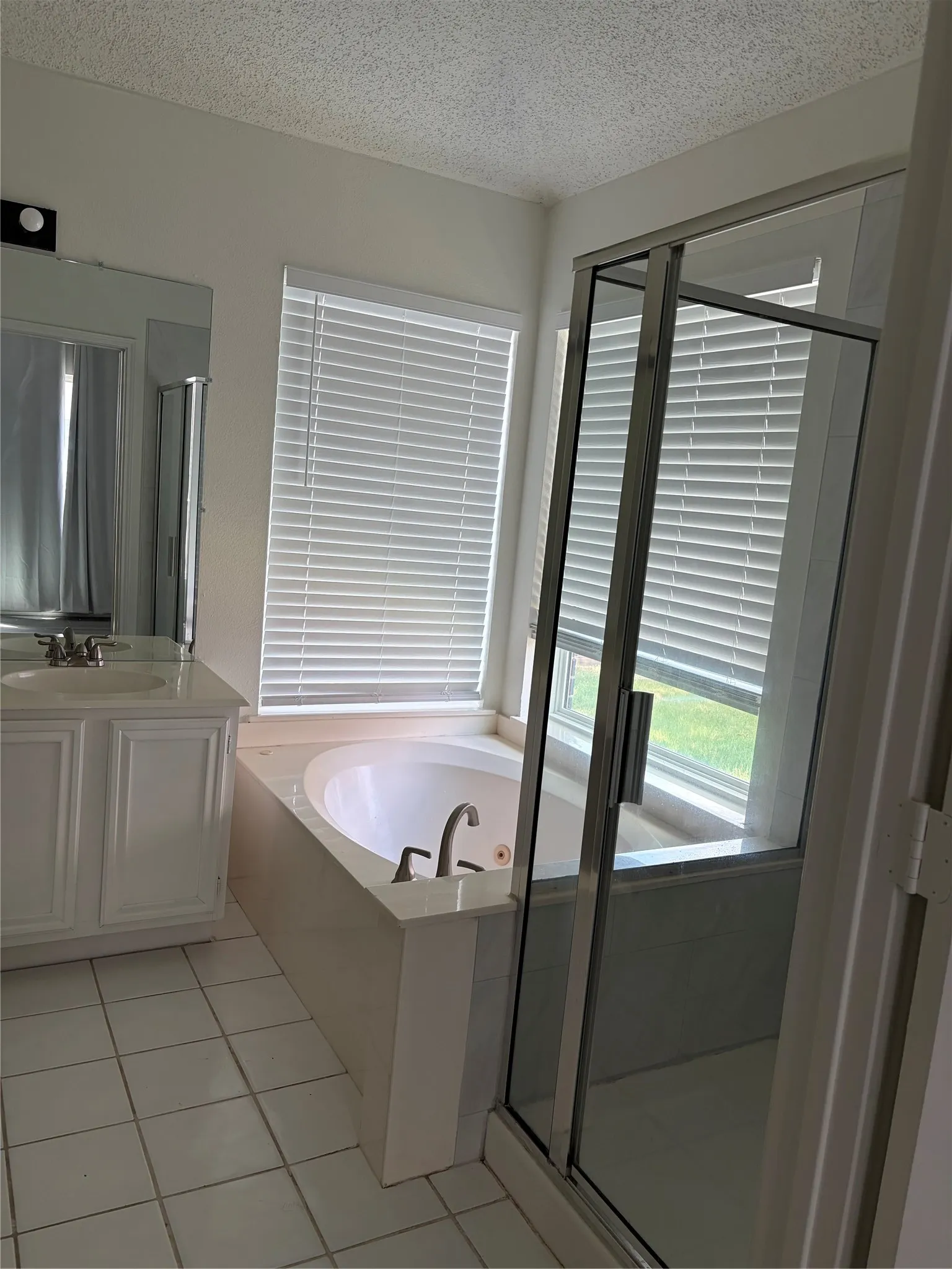 Single Family Residence For Rent in Collin County , 10404 Preston Vineyard Drive, Frisco, Texas 75035, 3 Bedrooms, 2 Bathrooms, 2 Garage spaces, 1,786 Sqft, built in 1993, Price $2,500, mls#21338954, Real Estate Agent in Frisco, Homes For Rent in Collin county, Homes For Rent in Frisco, Realtor in Frisco Texas, Real Estate Brokerage Independent Realty Texas, Luminita Cordes Realtor