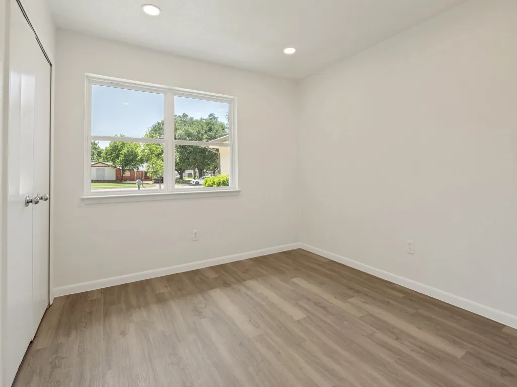 Single Family Residence For Sale in Tarrant County , 2600 Olympia Court, Arlington, Texas 76013, 3 Bedroom, 2 Bathroom, 2 Garage spaces, 1,378 Sqft, built in 1964, mls#21314860, Real Estate Agent in Arlington, Homes For Sale in Tarrant county, Homes For Sale in Arlington, Realtor in Arlington Texas, Real Estate Brokerage Independent Realty Texas, Luminita Cordes Realtor