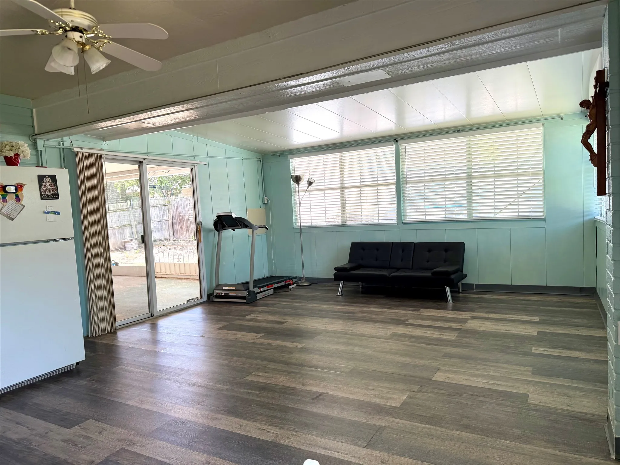 Single Family Residence For Sale in Tarrant County , 2530 Stresa Lane, Grand Prairie, Texas 75052, 3 Bedroom, 2 Bathroom, 2 Garage spaces, 1,882 Sqft, built in 1991, mls#21338965, Real Estate Agent in Grand Prairie, Homes For Sale in Tarrant county, Homes For Sale in Grand Prairie, Realtor in Grand Prairie Texas, Real Estate Brokerage Independent Realty Texas, Luminita Cordes Realtor
