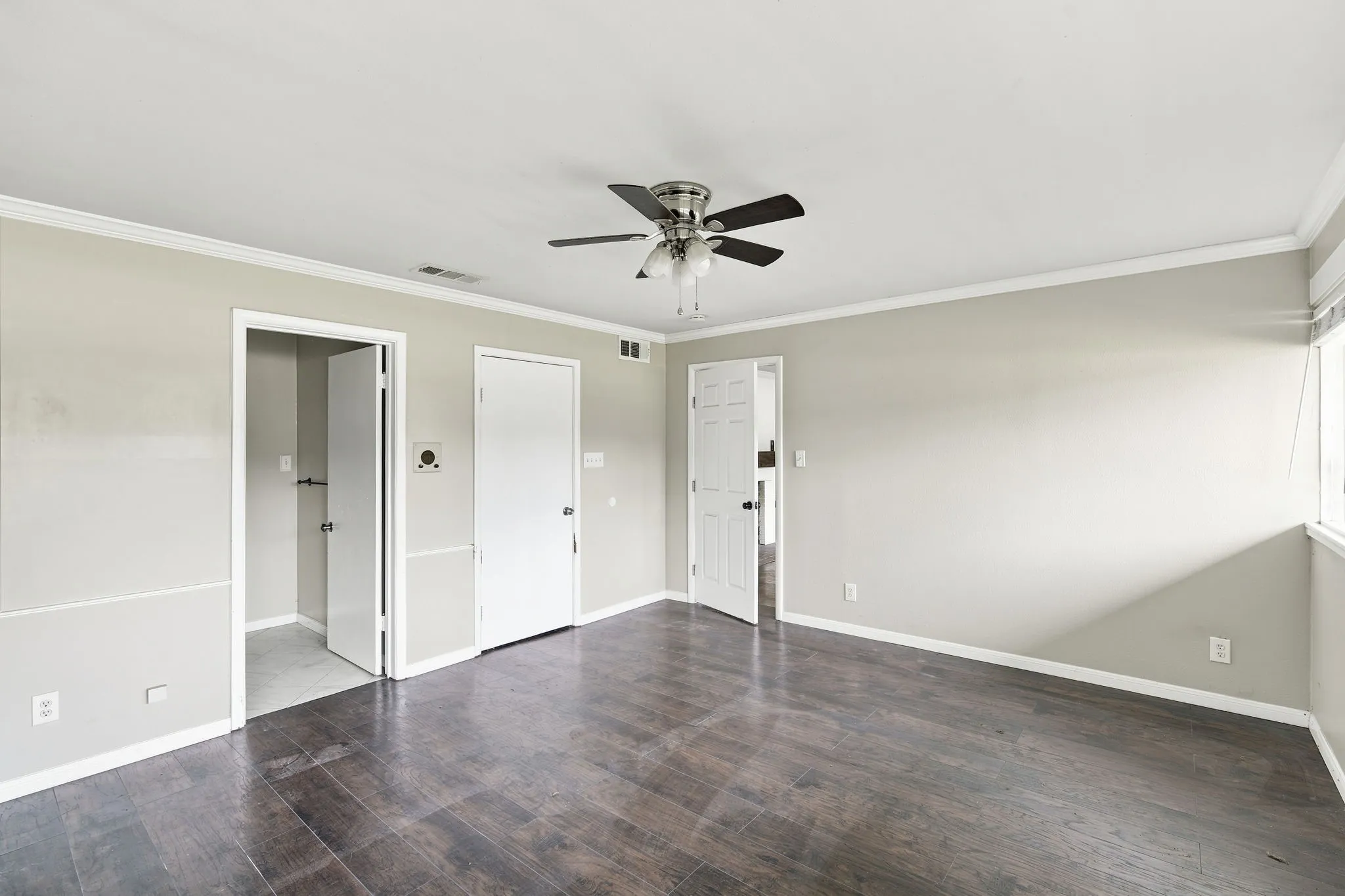 Single Family Residence For Sale in Navarro County , 1444 Oaklawn Drive, Corsicana, Texas 75110, 5 Bedroom, 4 Bathroom, Garage spaces, 3,186 Sqft, built in 1958, mls#21338911, Real Estate Agent in Corsicana, Homes For Sale in Navarro county, Homes For Sale in Corsicana, Realtor in Corsicana Texas, Real Estate Brokerage Independent Realty Texas, Luminita Cordes Realtor