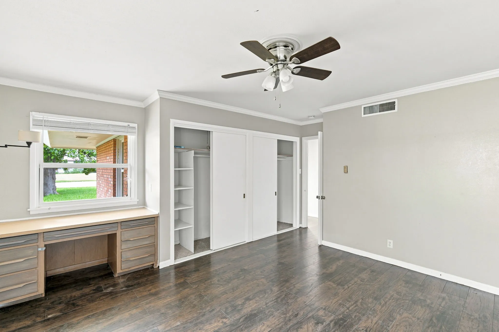 Single Family Residence For Sale in Navarro County , 1444 Oaklawn Drive, Corsicana, Texas 75110, 5 Bedroom, 4 Bathroom, Garage spaces, 3,186 Sqft, built in 1958, mls#21338911, Real Estate Agent in Corsicana, Homes For Sale in Navarro county, Homes For Sale in Corsicana, Realtor in Corsicana Texas, Real Estate Brokerage Independent Realty Texas, Luminita Cordes Realtor