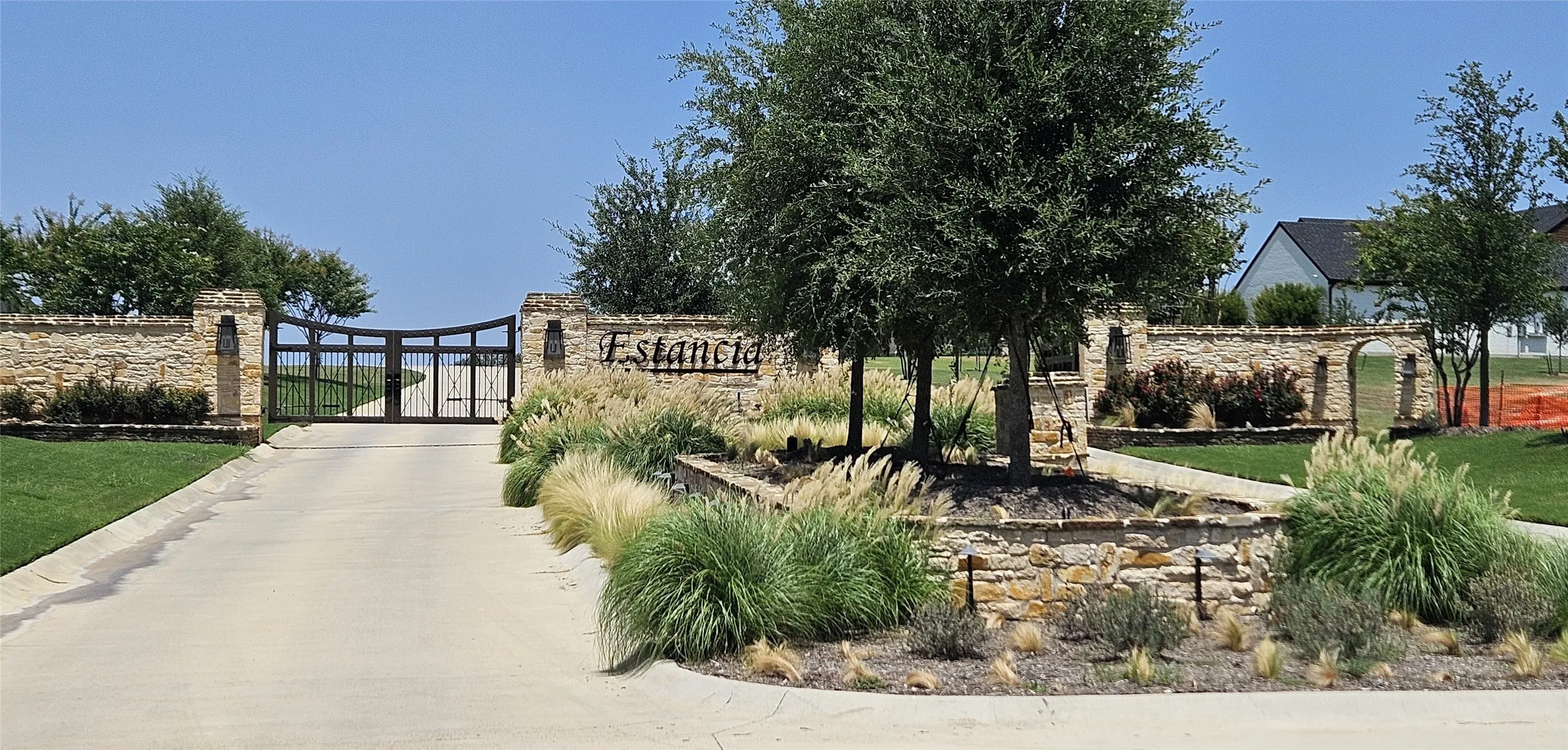 Single Family Residence For Sale in Parker County , 2043 Vaquero Drive, Weatherford, Texas 76086, 4 Bedroom, 3 Bathroom, 3 Garage spaces, 3,145 Sqft, built in 2026, mls#21335650, Real Estate Agent in Weatherford, Homes For Sale in Parker county, Homes For Sale in Weatherford, Realtor in Weatherford Texas, Real Estate Brokerage Independent Realty Texas, Luminita Cordes Realtor