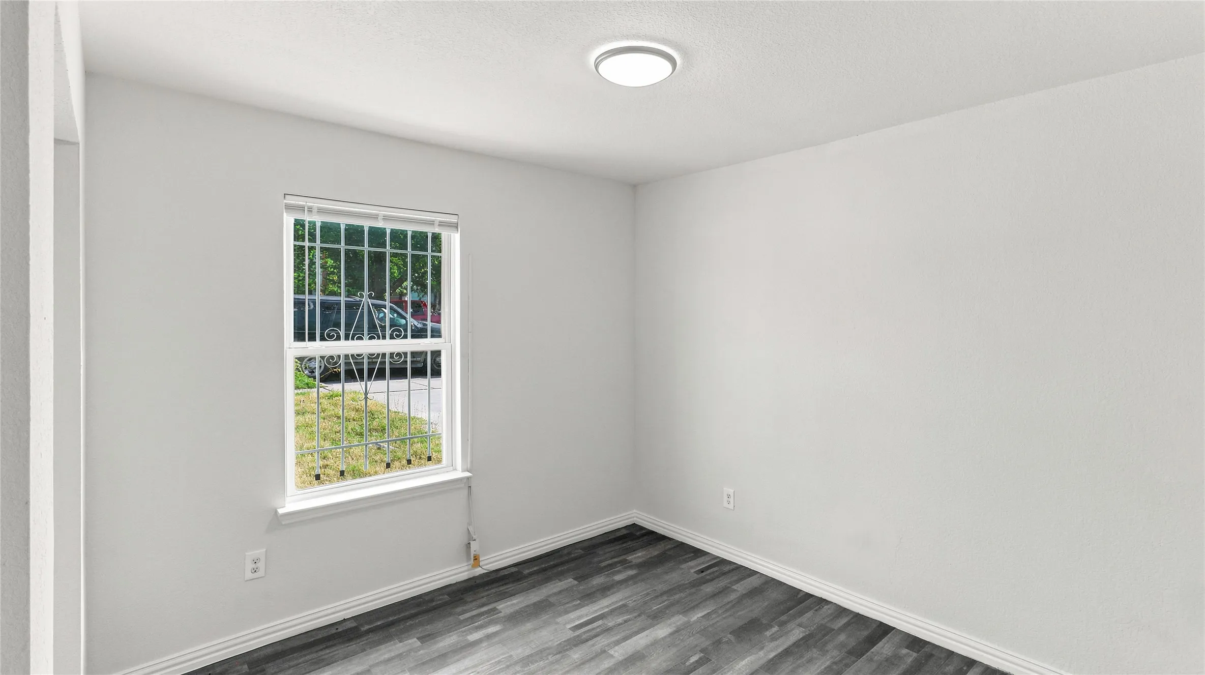 Single Family Residence For Sale in Tarrant County , 3204 Avenue L, Fort Worth, Texas 76105, 3 Bedroom, 2 Bathroom, Garage spaces, 1,090 Sqft, built in 2020, mls#21338976, Real Estate Agent in Fort Worth, Homes For Sale in Tarrant county, Homes For Sale in Fort Worth, Realtor in Fort Worth Texas, Real Estate Brokerage Independent Realty Texas, Luminita Cordes Realtor