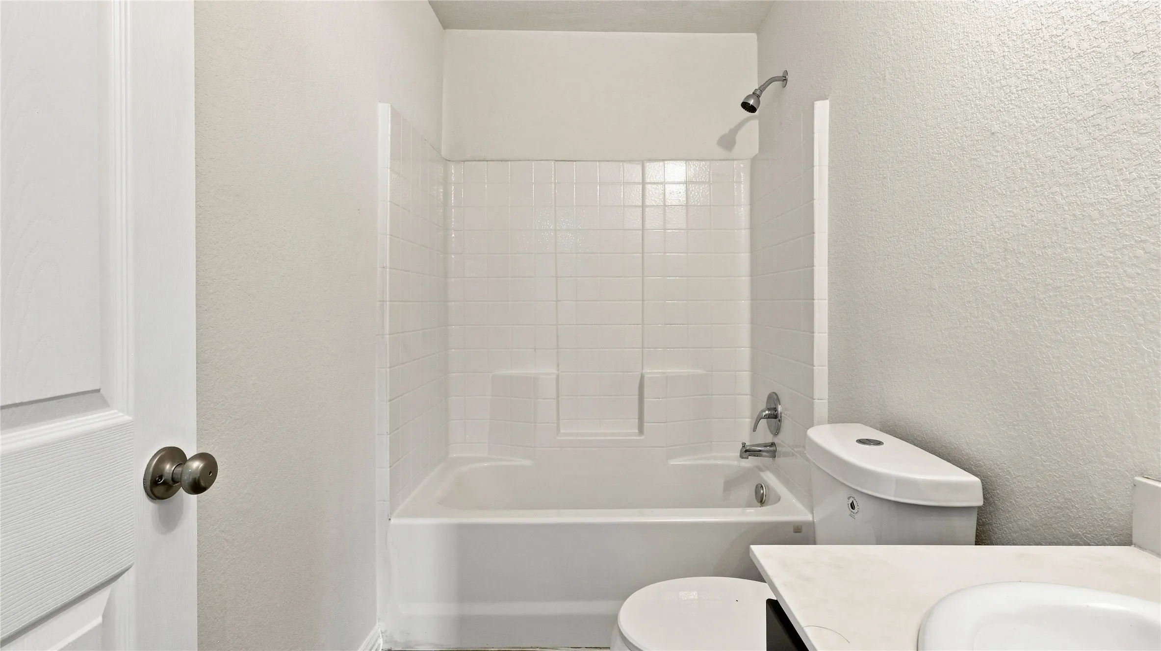 Single Family Residence For Sale in Tarrant County , 3204 Avenue L, Fort Worth, Texas 76105, 3 Bedroom, 2 Bathroom, Garage spaces, 1,090 Sqft, built in 2020, mls#21338976, Real Estate Agent in Fort Worth, Homes For Sale in Tarrant county, Homes For Sale in Fort Worth, Realtor in Fort Worth Texas, Real Estate Brokerage Independent Realty Texas, Luminita Cordes Realtor