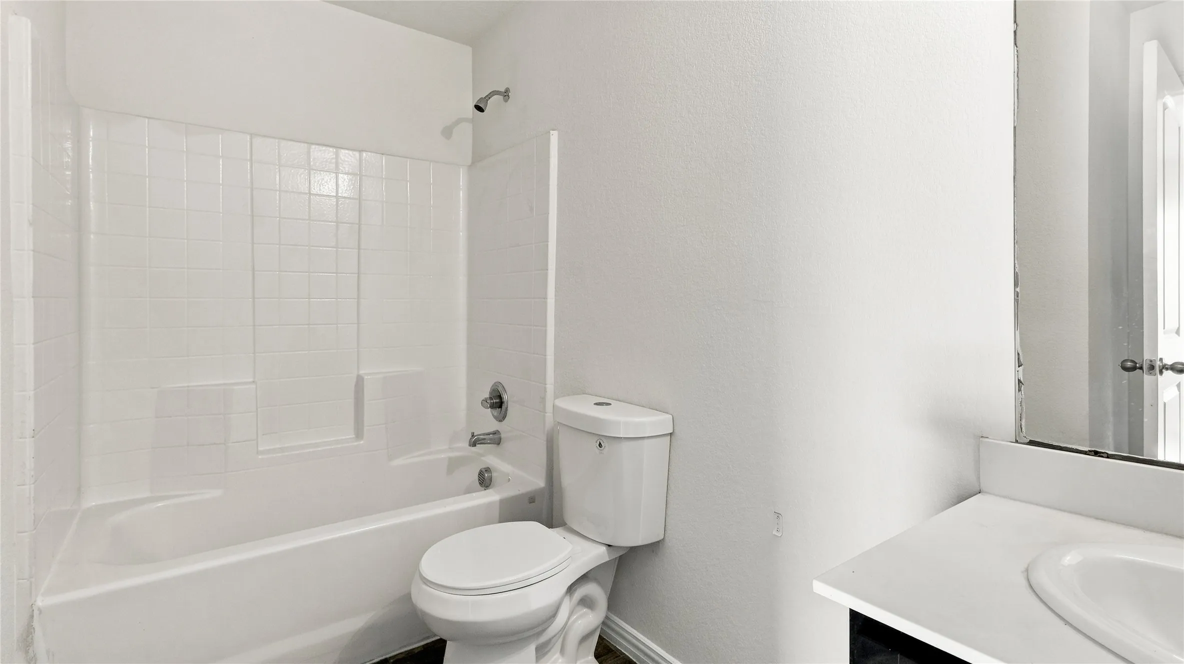 Single Family Residence For Sale in Tarrant County , 3204 Avenue L, Fort Worth, Texas 76105, 3 Bedroom, 2 Bathroom, Garage spaces, 1,090 Sqft, built in 2020, mls#21338976, Real Estate Agent in Fort Worth, Homes For Sale in Tarrant county, Homes For Sale in Fort Worth, Realtor in Fort Worth Texas, Real Estate Brokerage Independent Realty Texas, Luminita Cordes Realtor