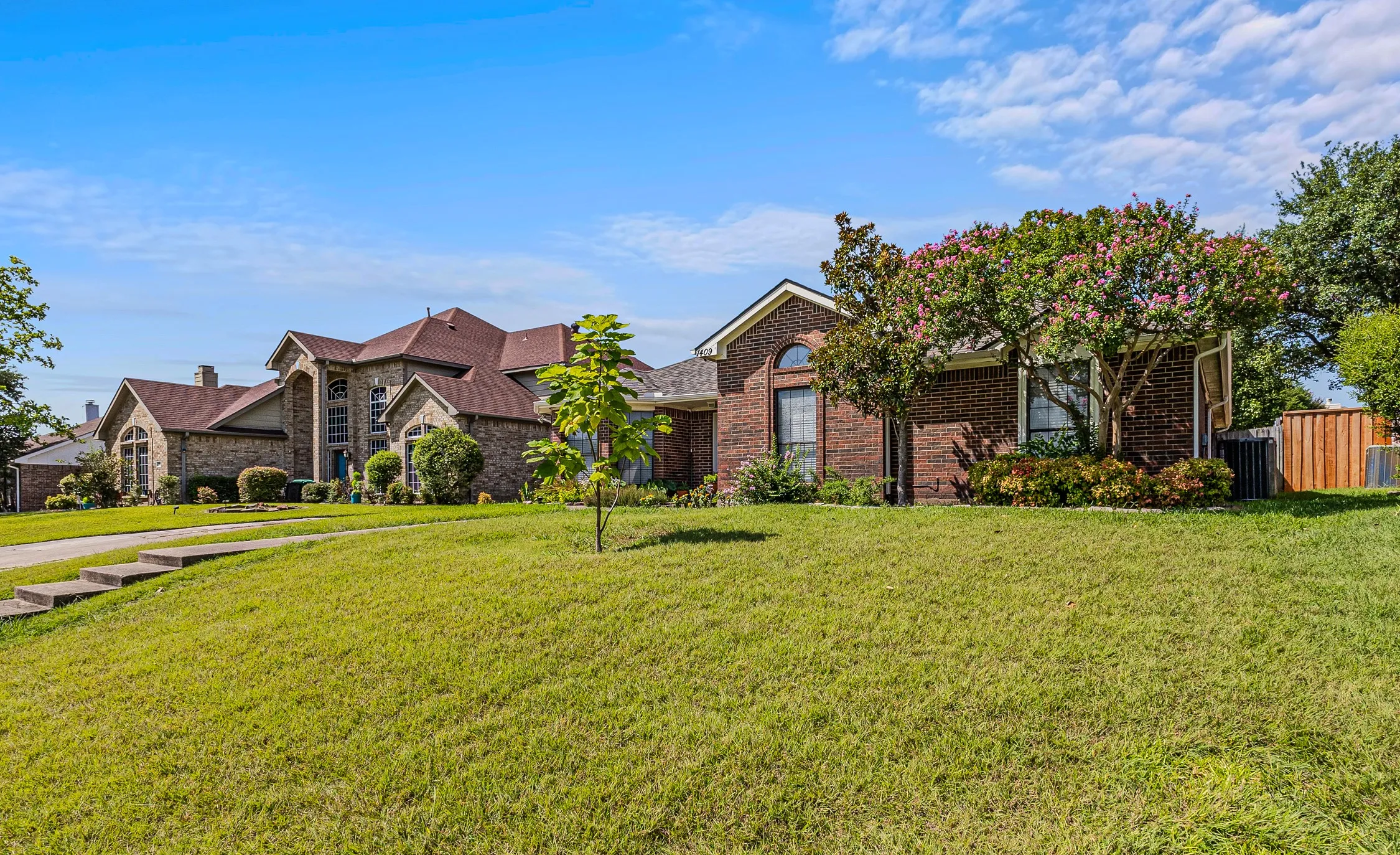 Single Family Residence For Sale in Dallas County , 1409 Osage Trail, Mesquite, Texas 75149, 4 Bedroom, 2 Bathroom, Garage spaces, 1,813 Sqft, built in 1989, mls#21328313, Real Estate Agent in Mesquite, Homes For Sale in Dallas county, Homes For Sale in Mesquite, Realtor in Mesquite Texas, Real Estate Brokerage Independent Realty Texas, Luminita Cordes Realtor