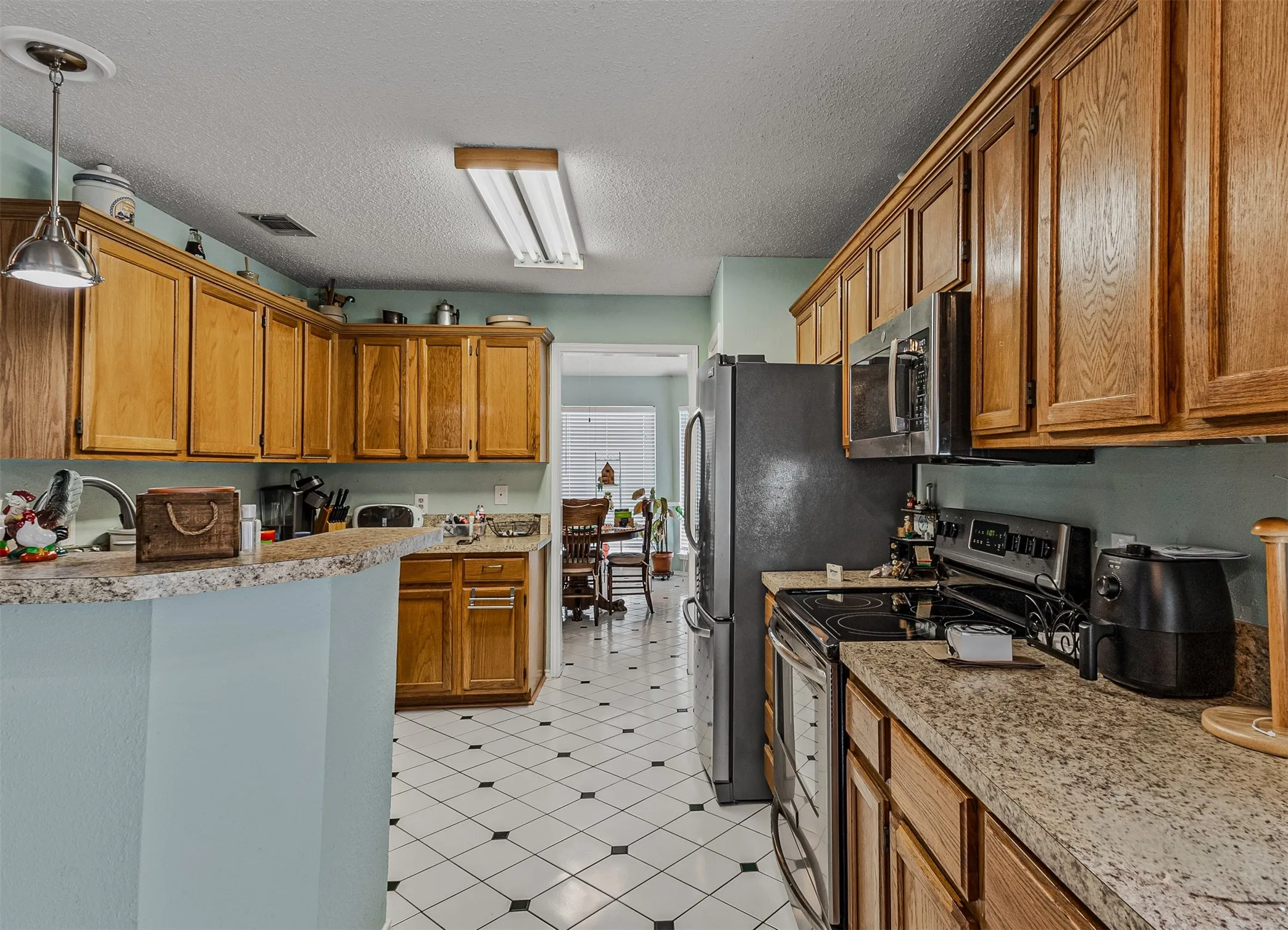 Single Family Residence For Sale in Dallas County , 1409 Osage Trail, Mesquite, Texas 75149, 4 Bedroom, 2 Bathroom, Garage spaces, 1,813 Sqft, built in 1989, mls#21328313, Real Estate Agent in Mesquite, Homes For Sale in Dallas county, Homes For Sale in Mesquite, Realtor in Mesquite Texas, Real Estate Brokerage Independent Realty Texas, Luminita Cordes Realtor