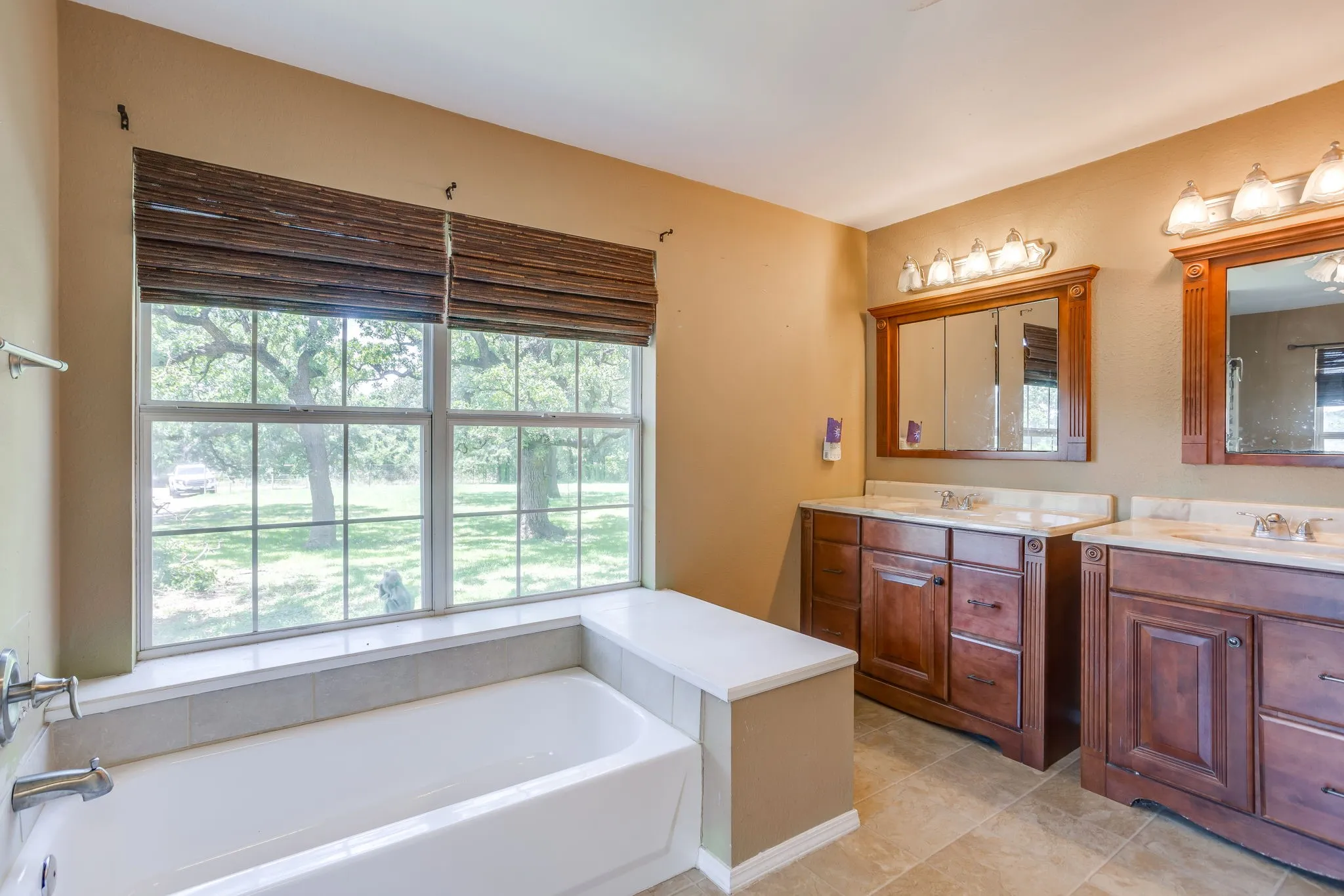 Primary Bathroom- Soaker tub/ Double Vanity