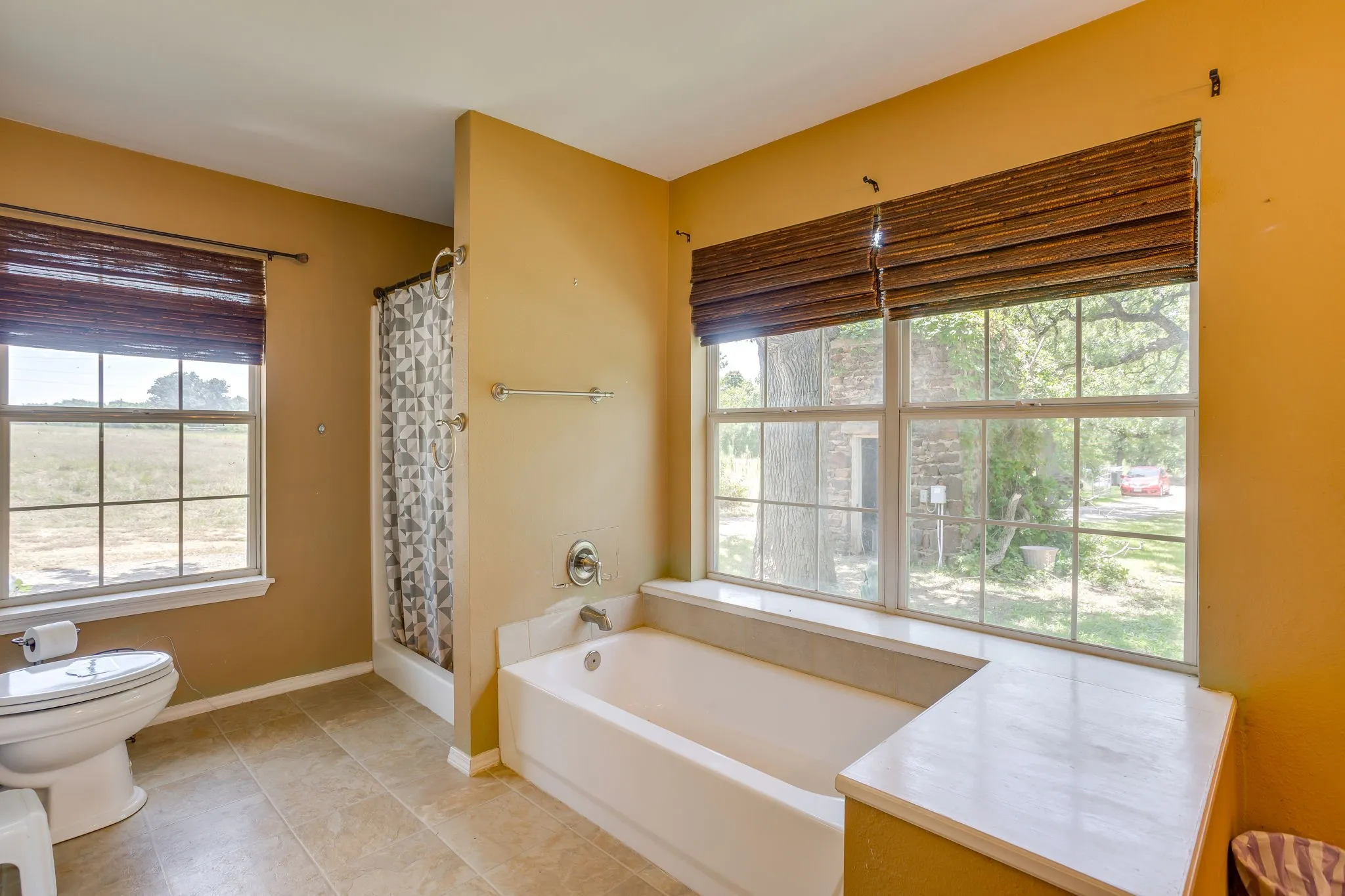 Primary Bathroom- Soaker tub/ Shower