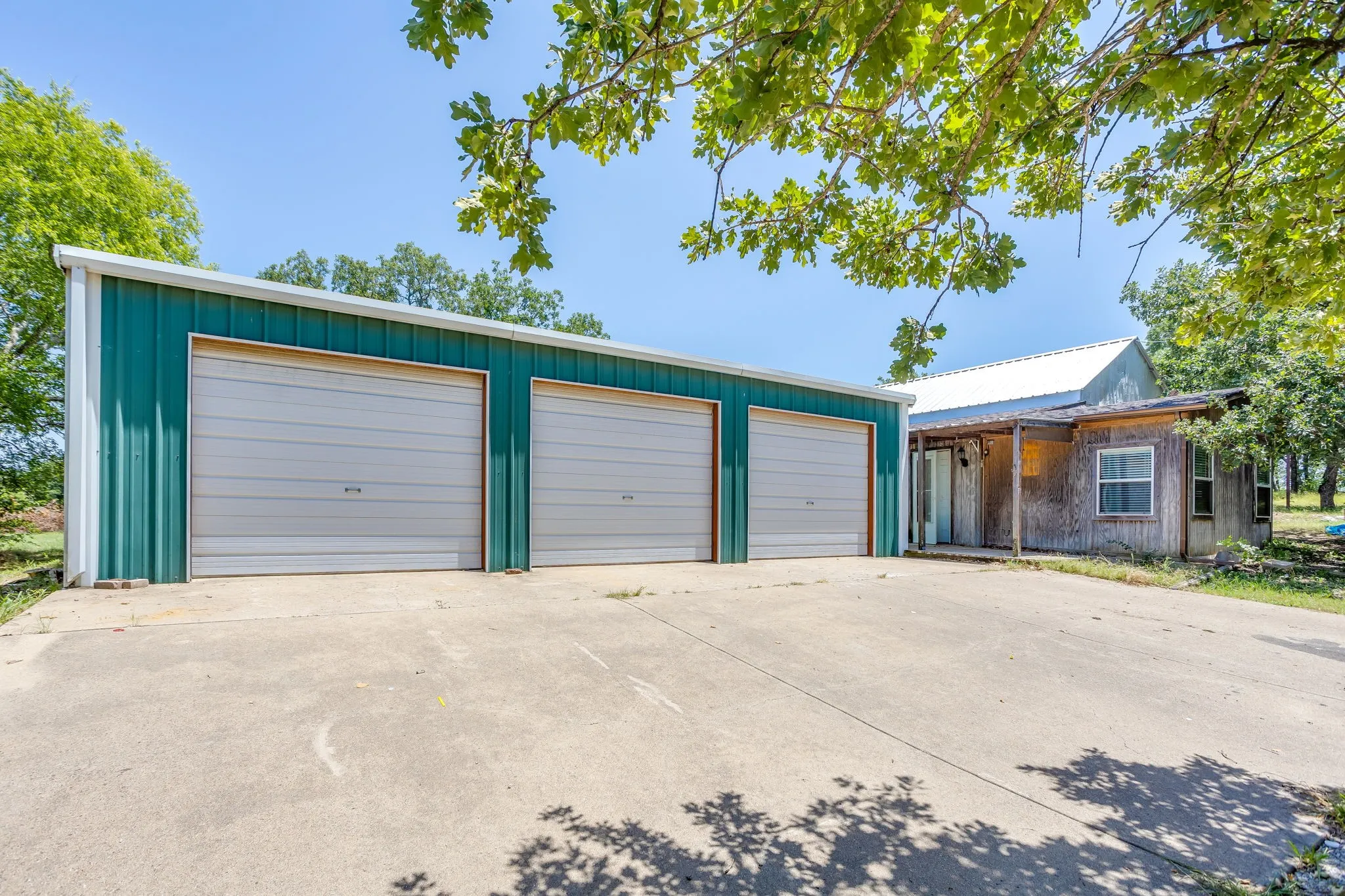 3 Car Garage/ Workshop