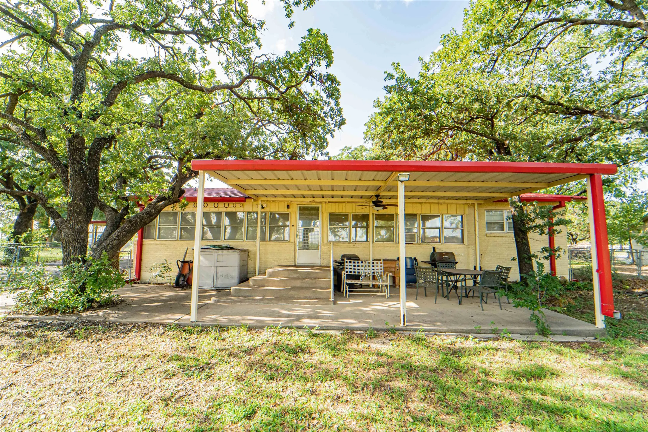 Single Family Residence For Sale in Stephens County , 3113 2641, Breckenridge, Texas 76424, 4 Bedroom, 2 Bathroom, Garage spaces, 1,508 Sqft, built in 1963, mls#21338400, Real Estate Agent in Breckenridge, Homes For Sale in Stephens county, Homes For Sale in Breckenridge, Realtor in Breckenridge Texas, Real Estate Brokerage Independent Realty Texas, Luminita Cordes Realtor
