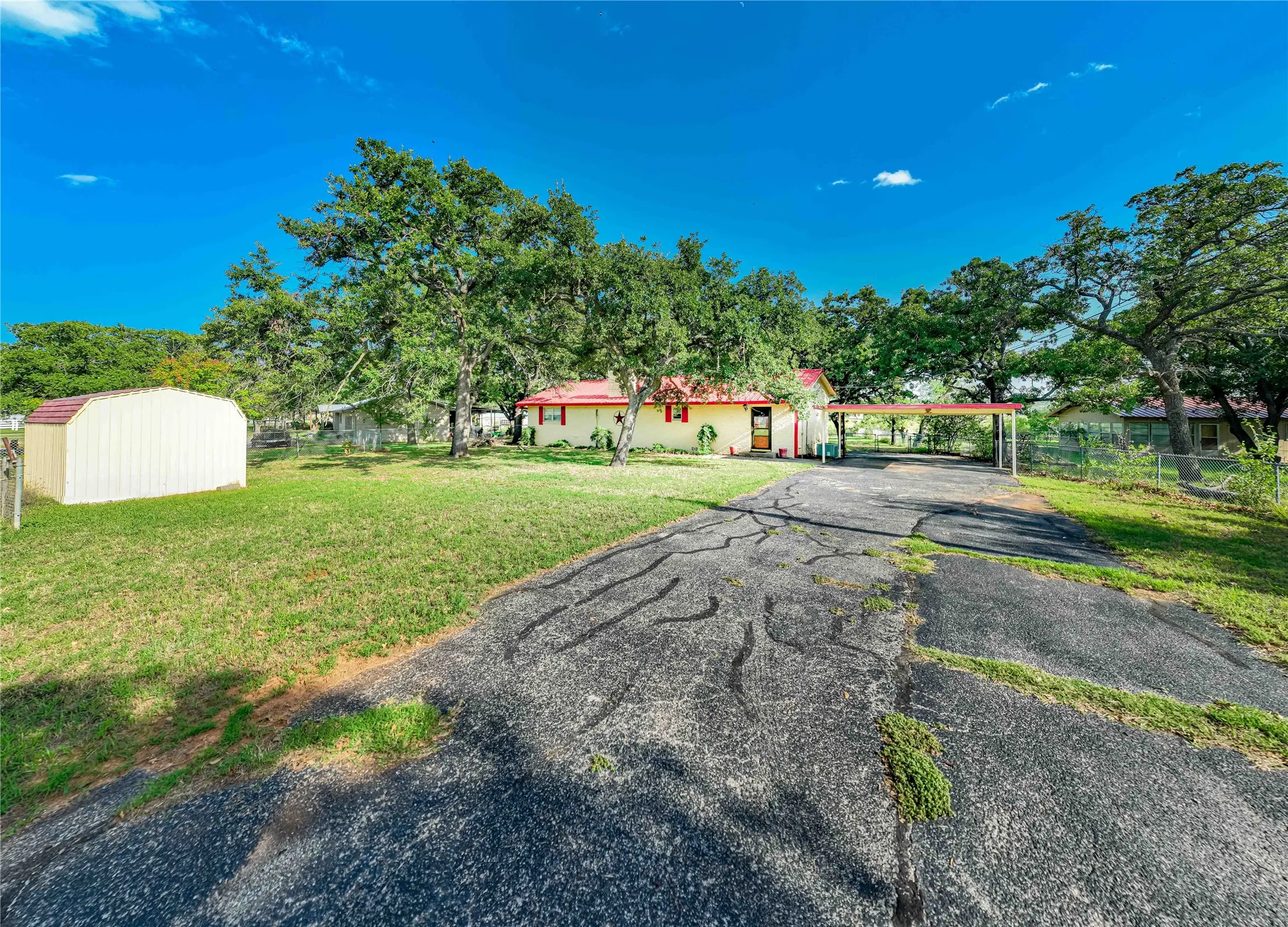 Single Family Residence For Sale in Stephens County , 3113 2641, Breckenridge, Texas 76424, 4 Bedroom, 2 Bathroom, Garage spaces, 1,508 Sqft, built in 1963, mls#21338400, Real Estate Agent in Breckenridge, Homes For Sale in Stephens county, Homes For Sale in Breckenridge, Realtor in Breckenridge Texas, Real Estate Brokerage Independent Realty Texas, Luminita Cordes Realtor