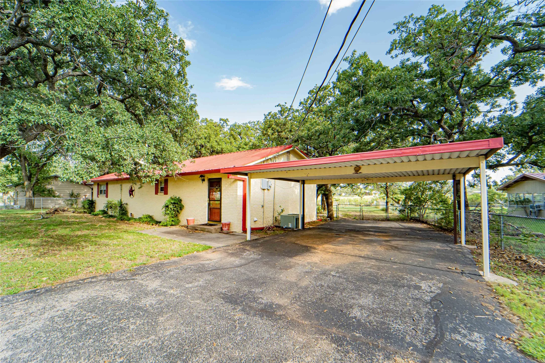 Single Family Residence For Sale in Stephens County , 3113 2641, Breckenridge, Texas 76424, 4 Bedroom, 2 Bathroom, Garage spaces, 1,508 Sqft, built in 1963, mls#21338400, Real Estate Agent in Breckenridge, Homes For Sale in Stephens county, Homes For Sale in Breckenridge, Realtor in Breckenridge Texas, Real Estate Brokerage Independent Realty Texas, Luminita Cordes Realtor