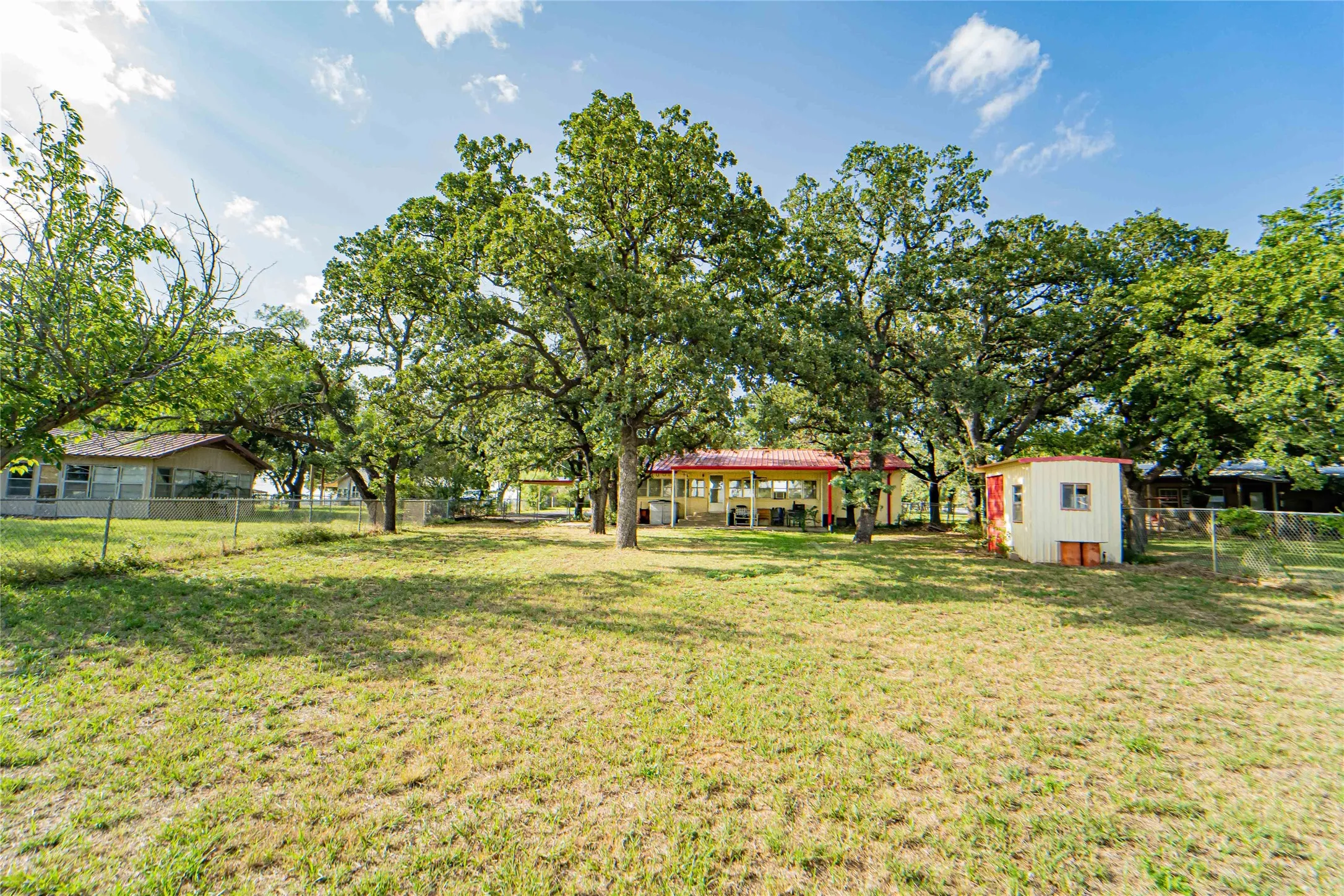 Single Family Residence For Sale in Stephens County , 3113 2641, Breckenridge, Texas 76424, 4 Bedroom, 2 Bathroom, Garage spaces, 1,508 Sqft, built in 1963, mls#21338400, Real Estate Agent in Breckenridge, Homes For Sale in Stephens county, Homes For Sale in Breckenridge, Realtor in Breckenridge Texas, Real Estate Brokerage Independent Realty Texas, Luminita Cordes Realtor