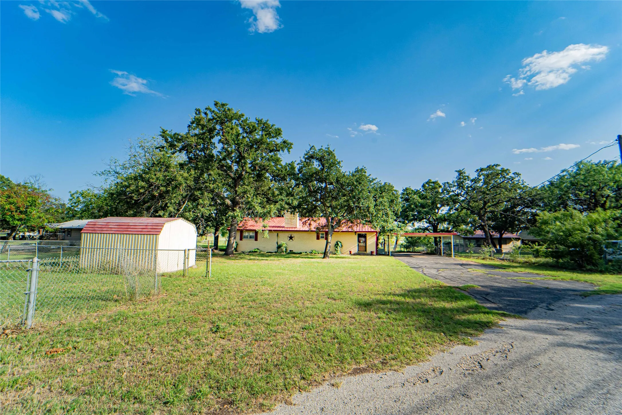 Single Family Residence For Sale in Stephens County , 3113 2641, Breckenridge, Texas 76424, 4 Bedroom, 2 Bathroom, Garage spaces, 1,508 Sqft, built in 1963, mls#21338400, Real Estate Agent in Breckenridge, Homes For Sale in Stephens county, Homes For Sale in Breckenridge, Realtor in Breckenridge Texas, Real Estate Brokerage Independent Realty Texas, Luminita Cordes Realtor