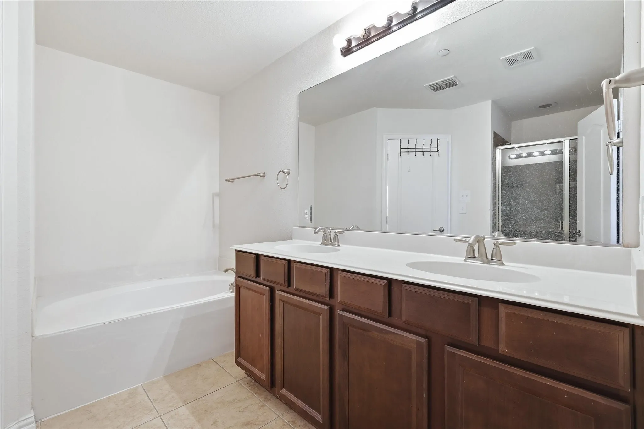 Townhouse For Rent in Denton County , 2649 Jacobson Drive, Lewisville, Texas 75067, 3 Bedroom, 3 Bathroom, 2 Garage spaces, 1,937 Sqft, built in 2009, Price $2,650, mls#21338987, Real Estate Agent in Lewisville, Homes For Rent in Denton county, Homes For Rent in Lewisville, Realtor in Lewisville Texas, Real Estate Brokerage Independent Realty Texas, Luminita Cordes Realtor