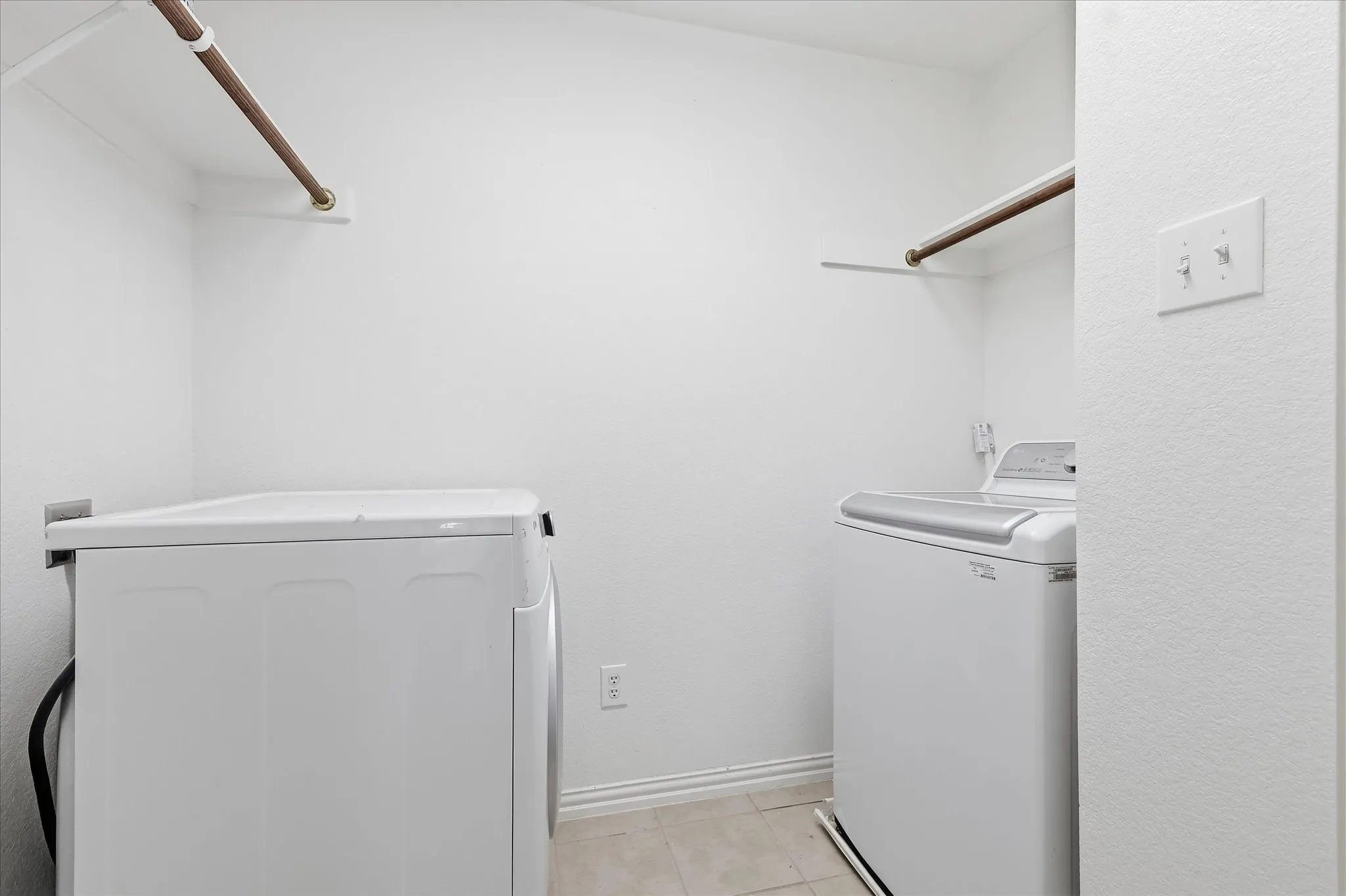 Townhouse For Rent in Denton County , 2649 Jacobson Drive, Lewisville, Texas 75067, 3 Bedroom, 3 Bathroom, 2 Garage spaces, 1,937 Sqft, built in 2009, Price $2,650, mls#21338987, Real Estate Agent in Lewisville, Homes For Rent in Denton county, Homes For Rent in Lewisville, Realtor in Lewisville Texas, Real Estate Brokerage Independent Realty Texas, Luminita Cordes Realtor