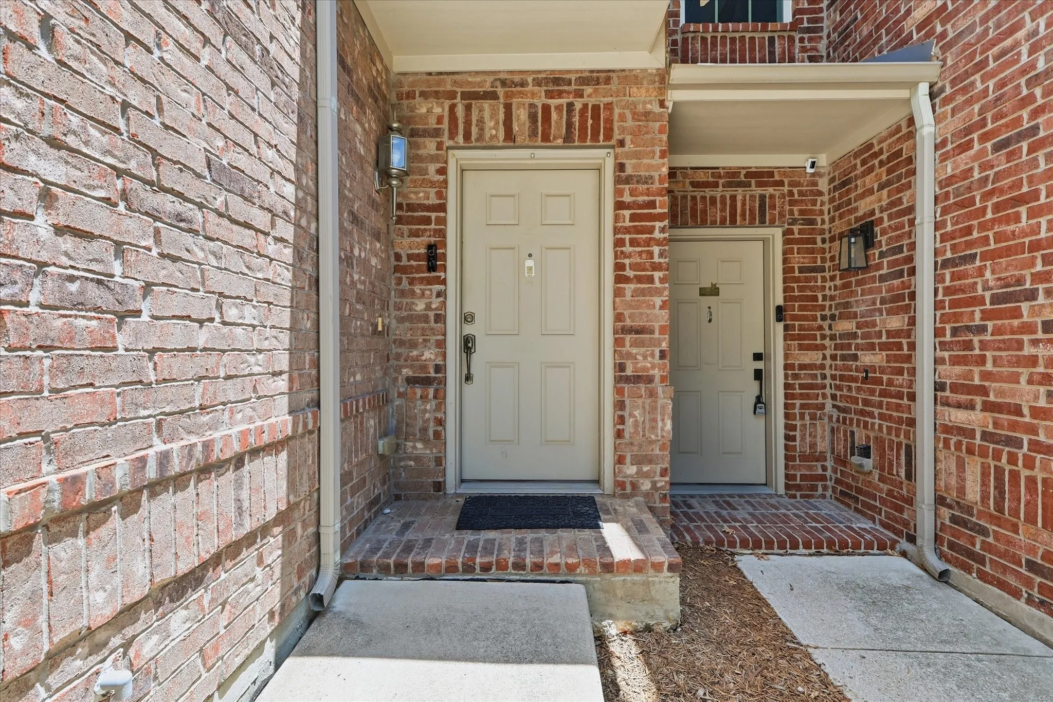 Townhouse For Rent in Denton County , 2649 Jacobson Drive, Lewisville, Texas 75067, 3 Bedroom, 3 Bathroom, 2 Garage spaces, 1,937 Sqft, built in 2009, Price $2,650, mls#21338987, Real Estate Agent in Lewisville, Homes For Rent in Denton county, Homes For Rent in Lewisville, Realtor in Lewisville Texas, Real Estate Brokerage Independent Realty Texas, Luminita Cordes Realtor