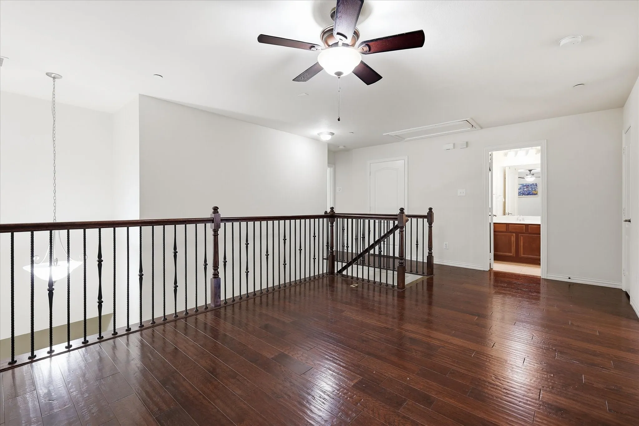 Townhouse For Rent in Denton County , 2649 Jacobson Drive, Lewisville, Texas 75067, 3 Bedroom, 3 Bathroom, 2 Garage spaces, 1,937 Sqft, built in 2009, Price $2,650, mls#21338987, Real Estate Agent in Lewisville, Homes For Rent in Denton county, Homes For Rent in Lewisville, Realtor in Lewisville Texas, Real Estate Brokerage Independent Realty Texas, Luminita Cordes Realtor