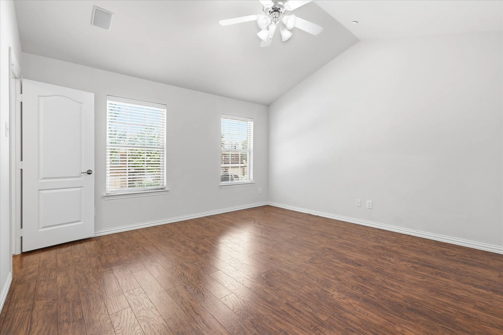 Townhouse For Rent in Denton County , 2649 Jacobson Drive, Lewisville, Texas 75067, 3 Bedroom, 3 Bathroom, 2 Garage spaces, 1,937 Sqft, built in 2009, Price $2,650, mls#21338987, Real Estate Agent in Lewisville, Homes For Rent in Denton county, Homes For Rent in Lewisville, Realtor in Lewisville Texas, Real Estate Brokerage Independent Realty Texas, Luminita Cordes Realtor